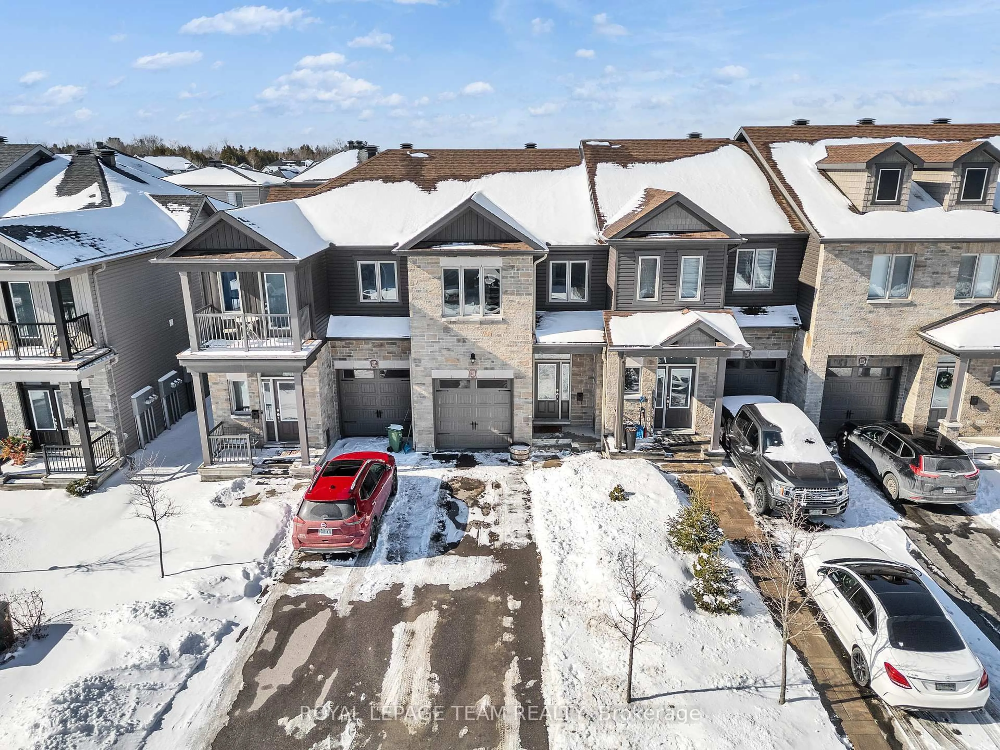 A pic from outside/outdoor area/front of a property/back of a property/a pic from drone, street for 1214 Cavallo St, Ottawa Ontario K2S 0Z4