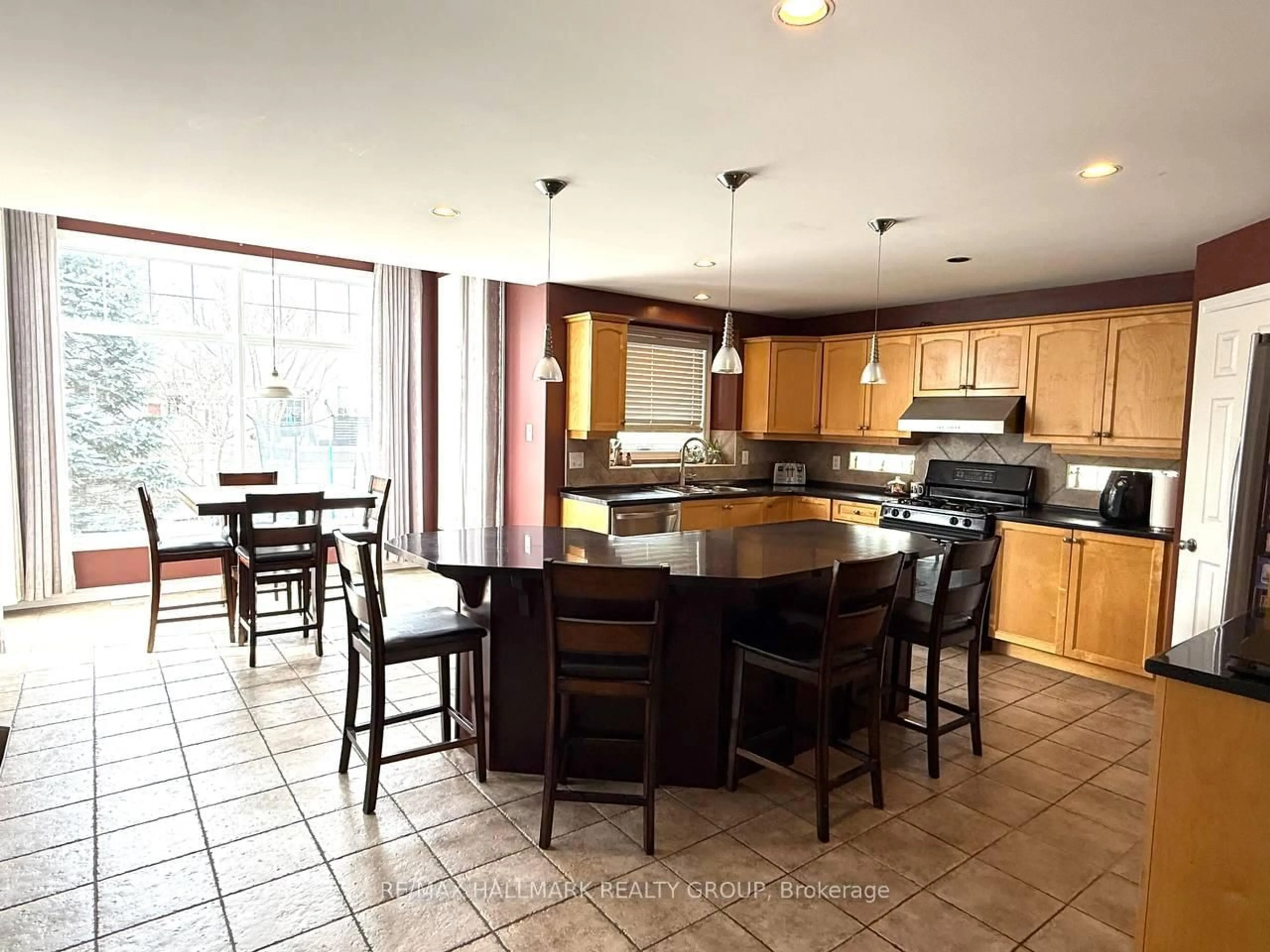 Open concept kitchen, ceramic/tile floor for 9 Blackshire Circ, Ottawa Ontario K2J 5L8