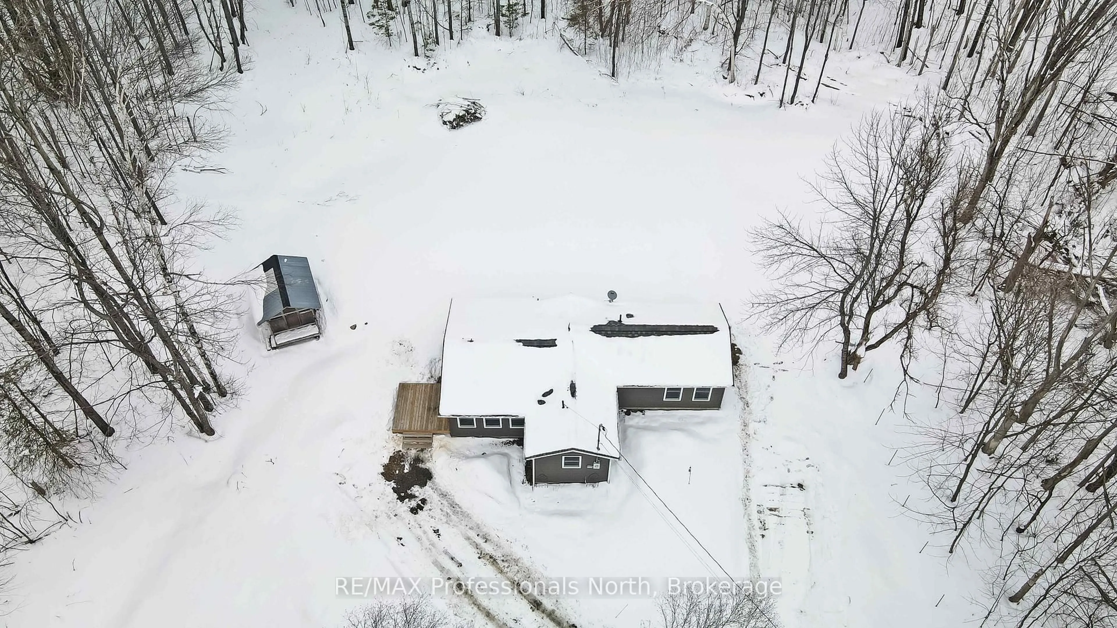 A pic from outside/outdoor area/front of a property/back of a property/a pic from drone, building for 1627 Old Donald Rd, Dysart et al Ontario K0M 1S0