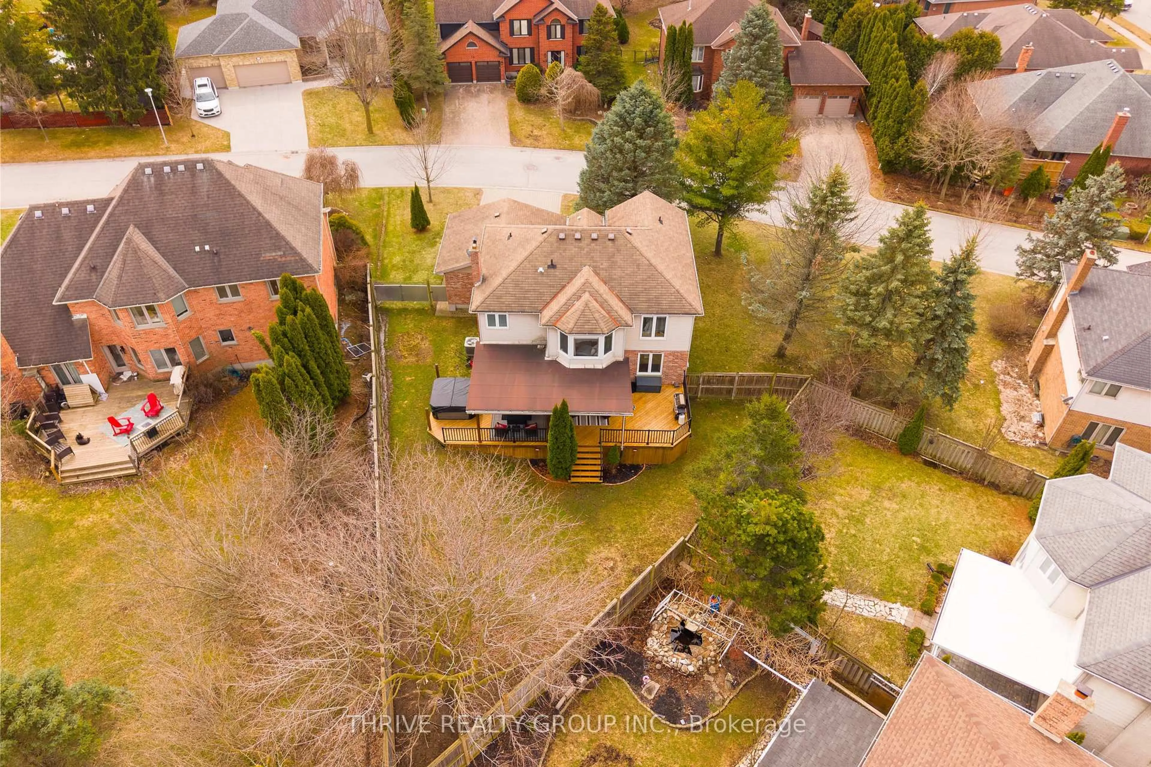 A pic from outside/outdoor area/front of a property/back of a property/a pic from drone, street for 79 Trellis Cres, London South Ontario N6K 4H2