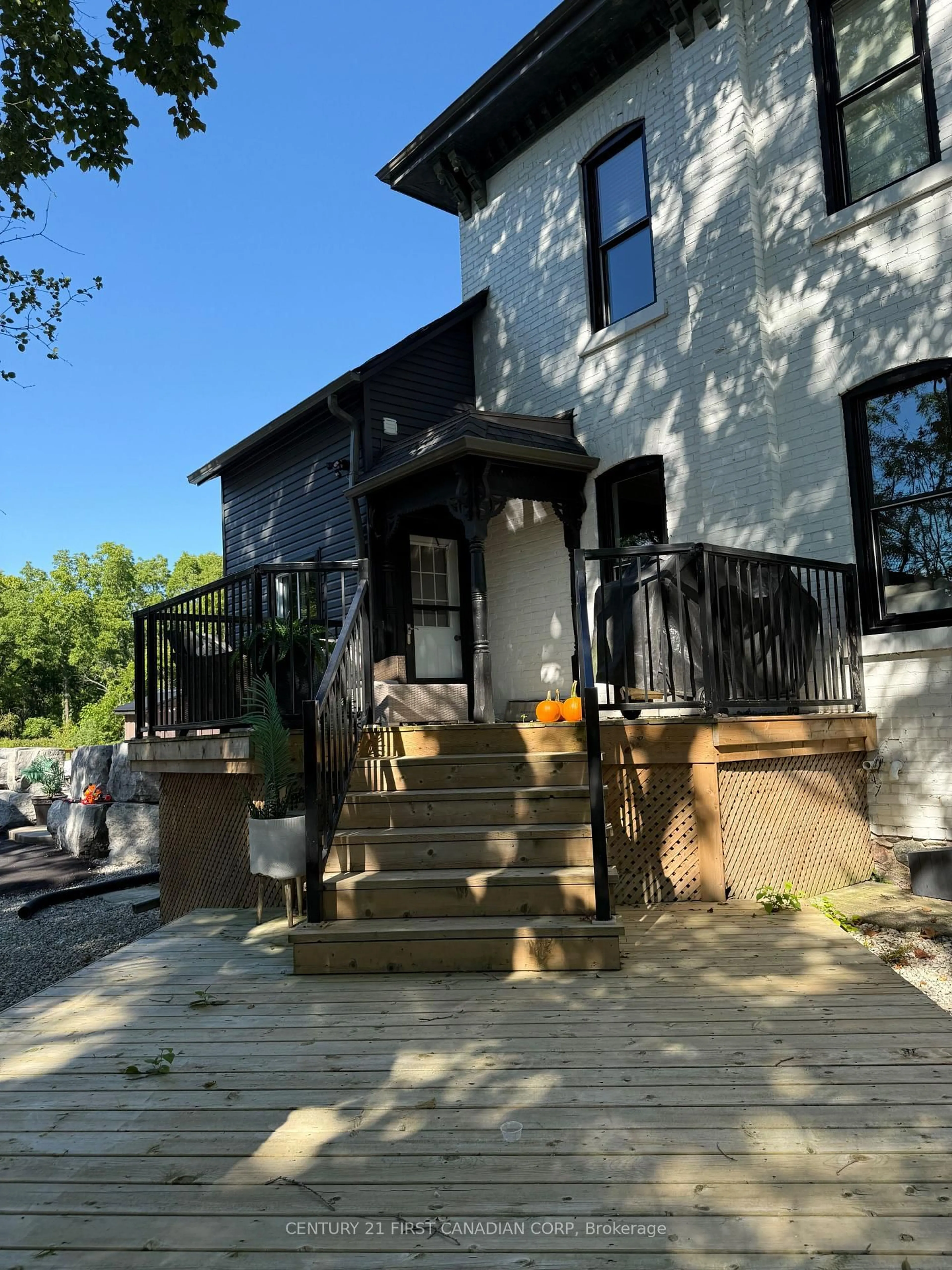 Unknown for 46254 New Sarum Line, Central Elgin Ontario N5P 3S7