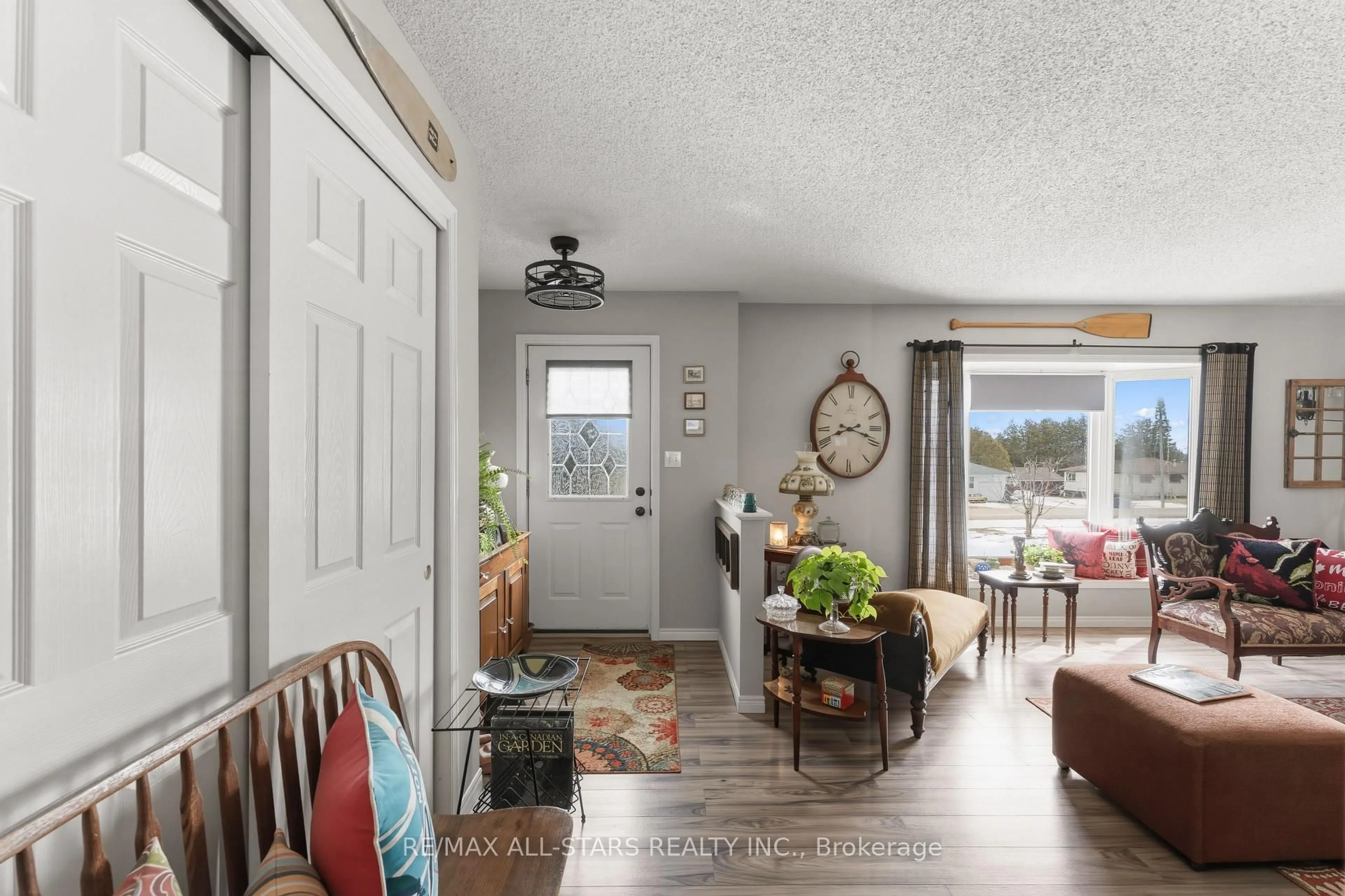 Indoor entryway for 235 George Dr, Kawartha Lakes Ontario K0M 1A0