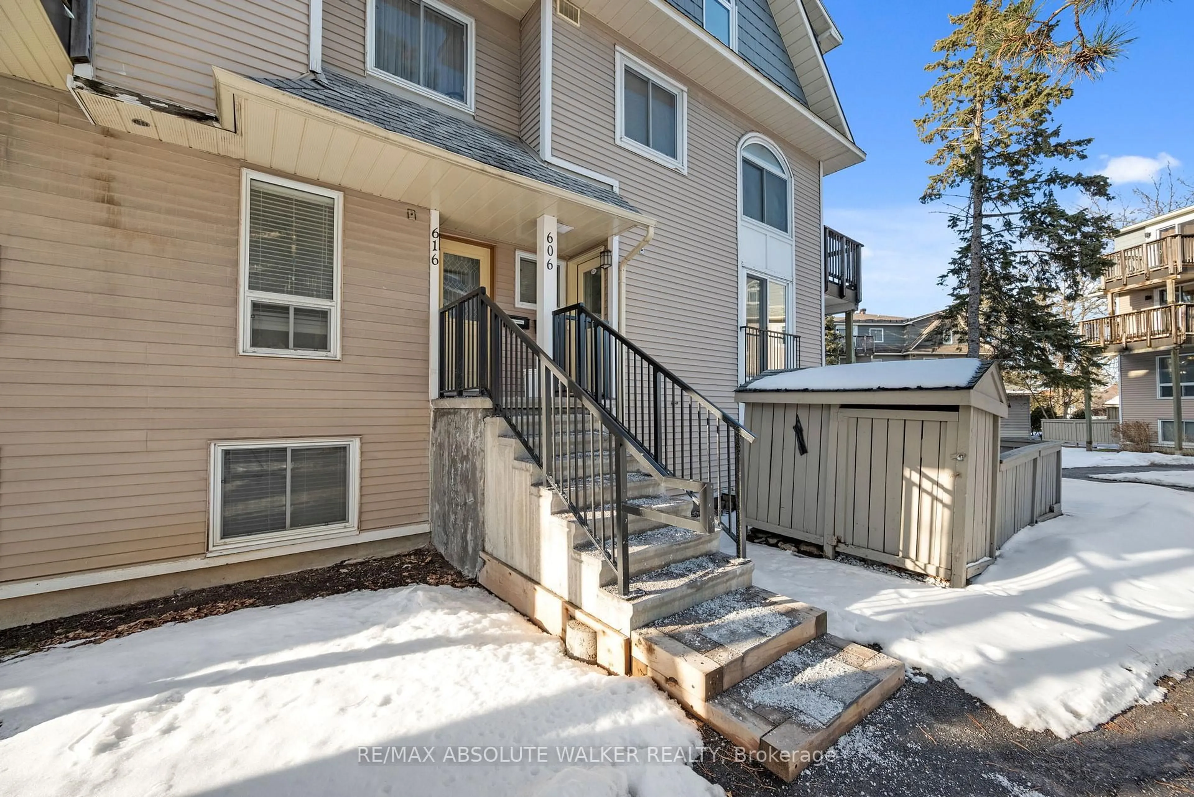 Unknown for 606 Tanguay Crt, Ottawa Ontario K2L 3X3