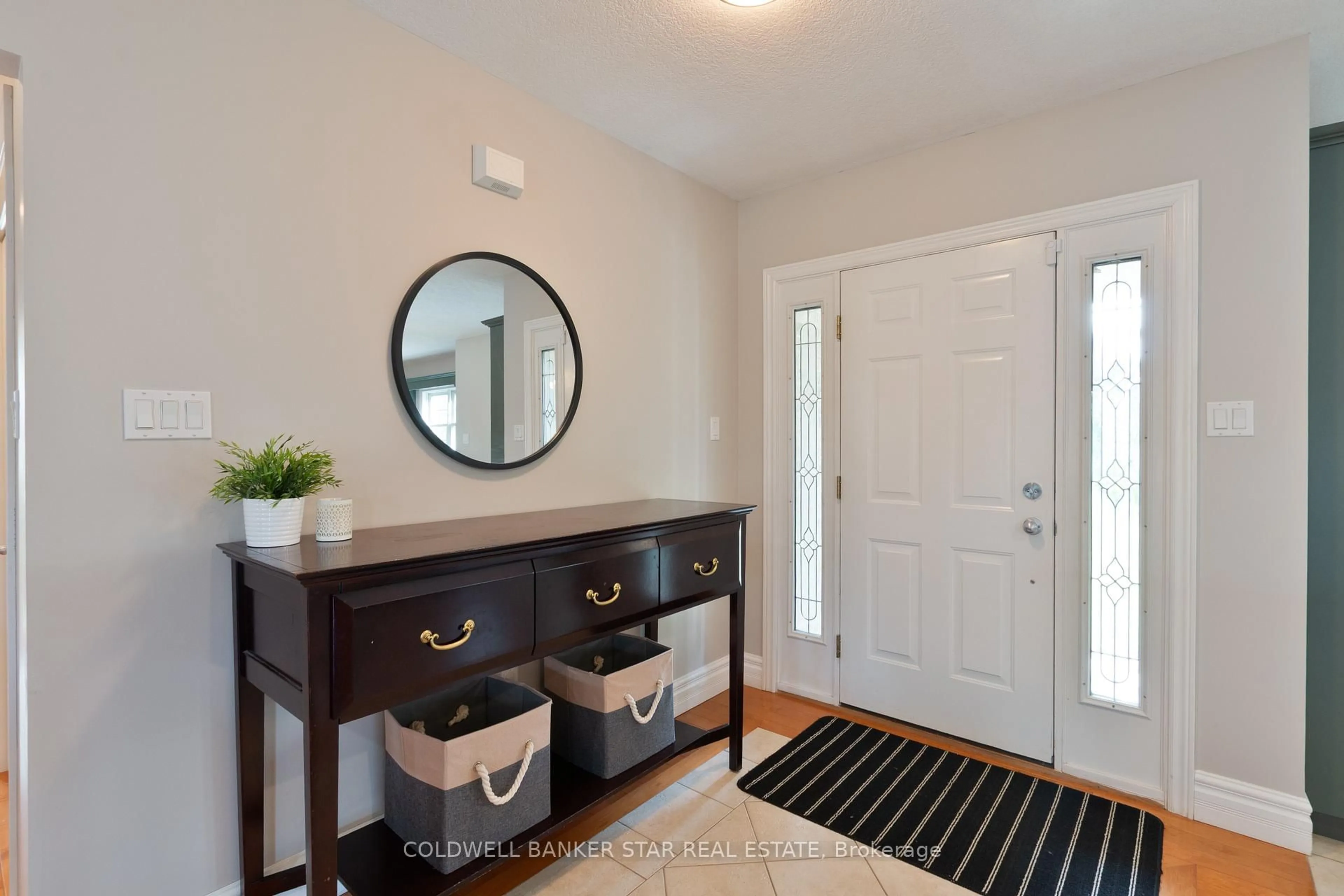 Indoor entryway for 47416 Talbot Line, Malahide Ontario N5H 2R6