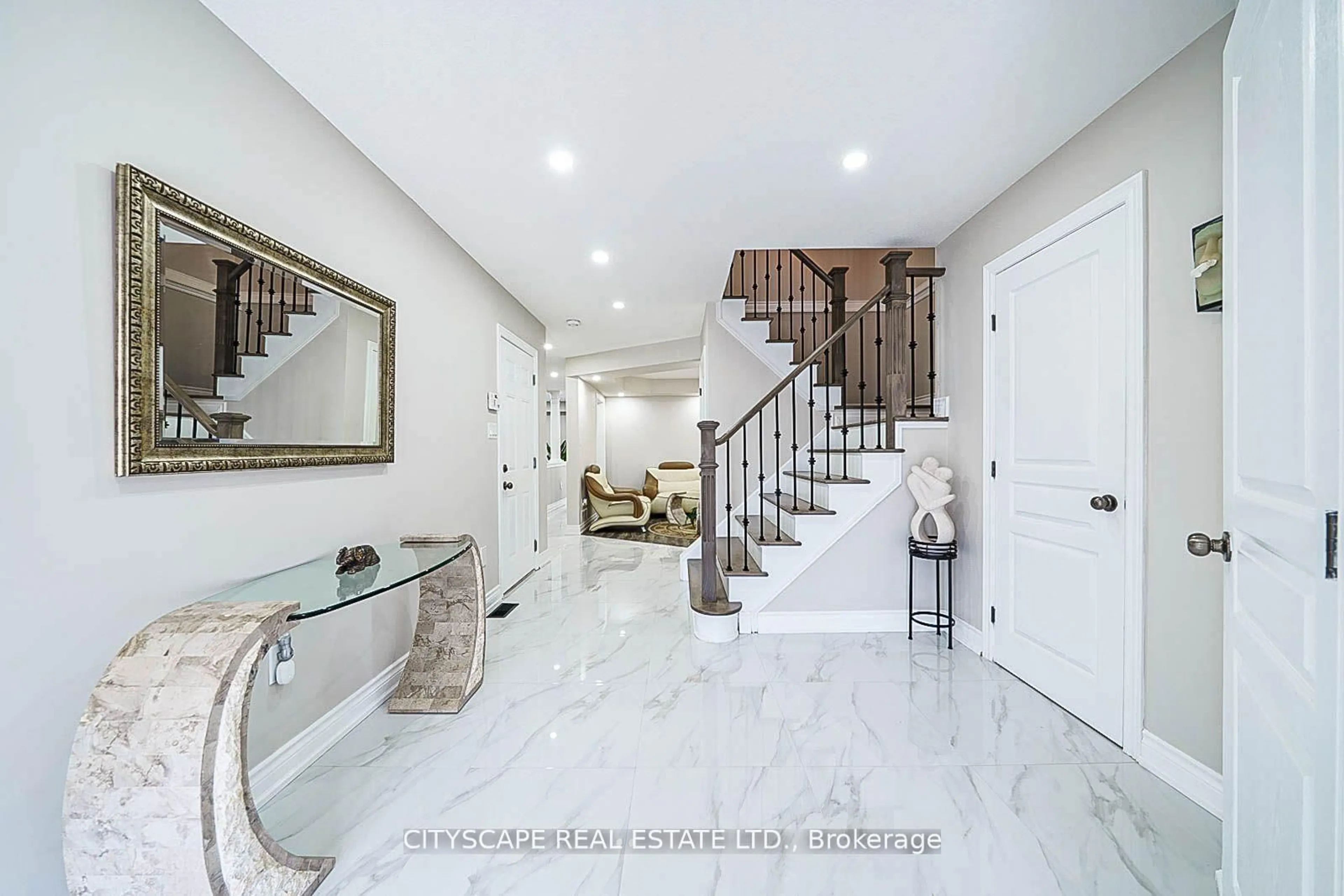 Indoor entryway for 19 Staples Lane, Hamilton Ontario L0R 1C0