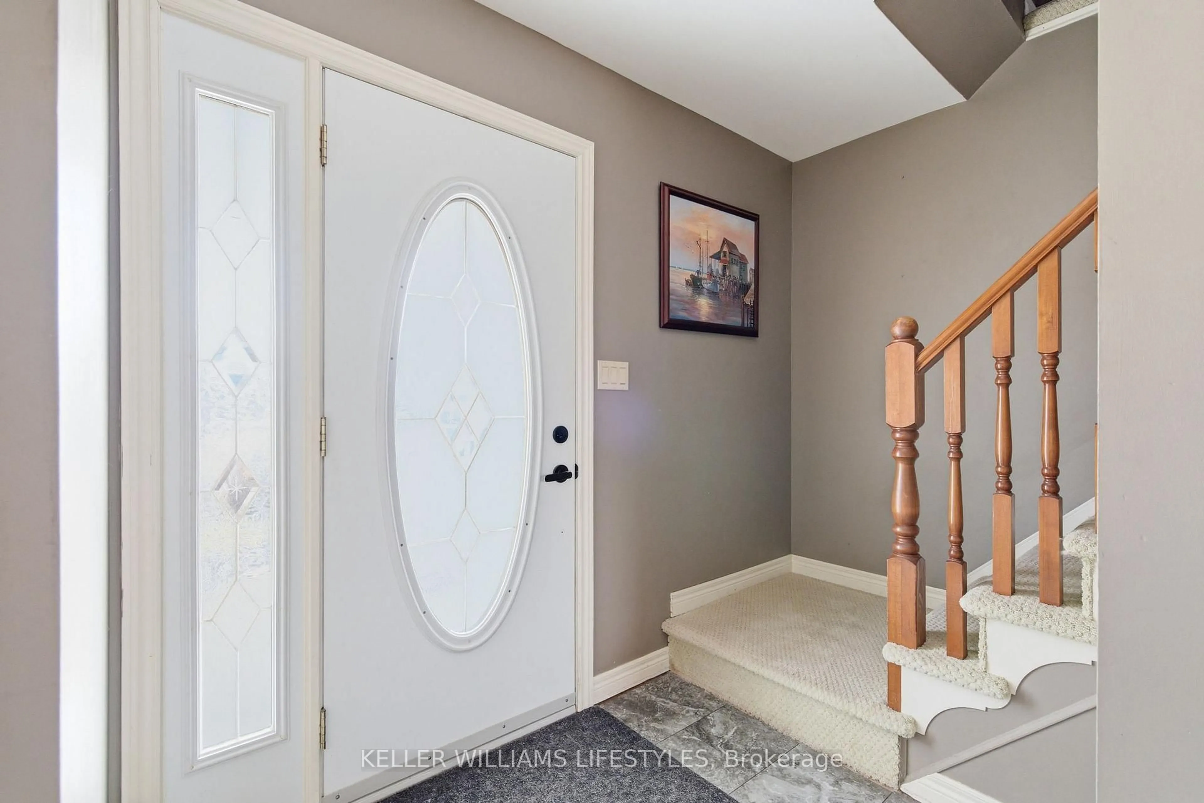 Indoor entryway for 41 Dyer St, St. Thomas Ontario N5R 5K2