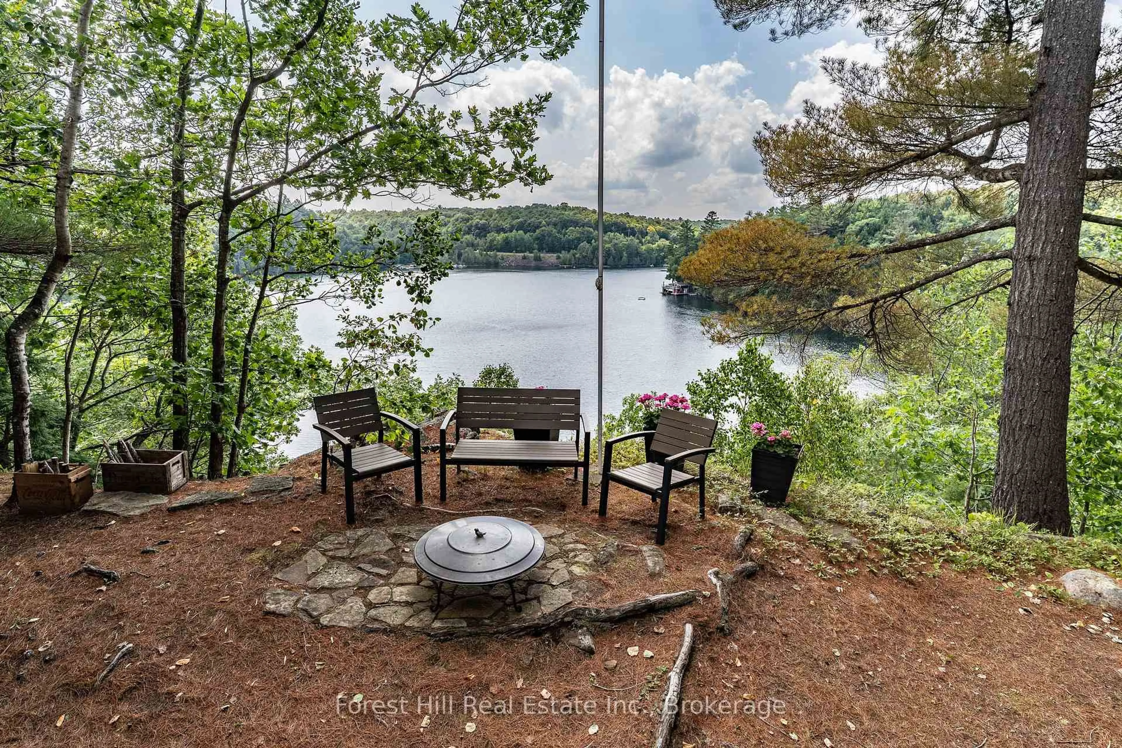 Patio, water/lake/river/ocean view for 2324 hwy 141 (Beaumont bay rd) Rd #29, Muskoka Lakes Ontario P0B 1M0