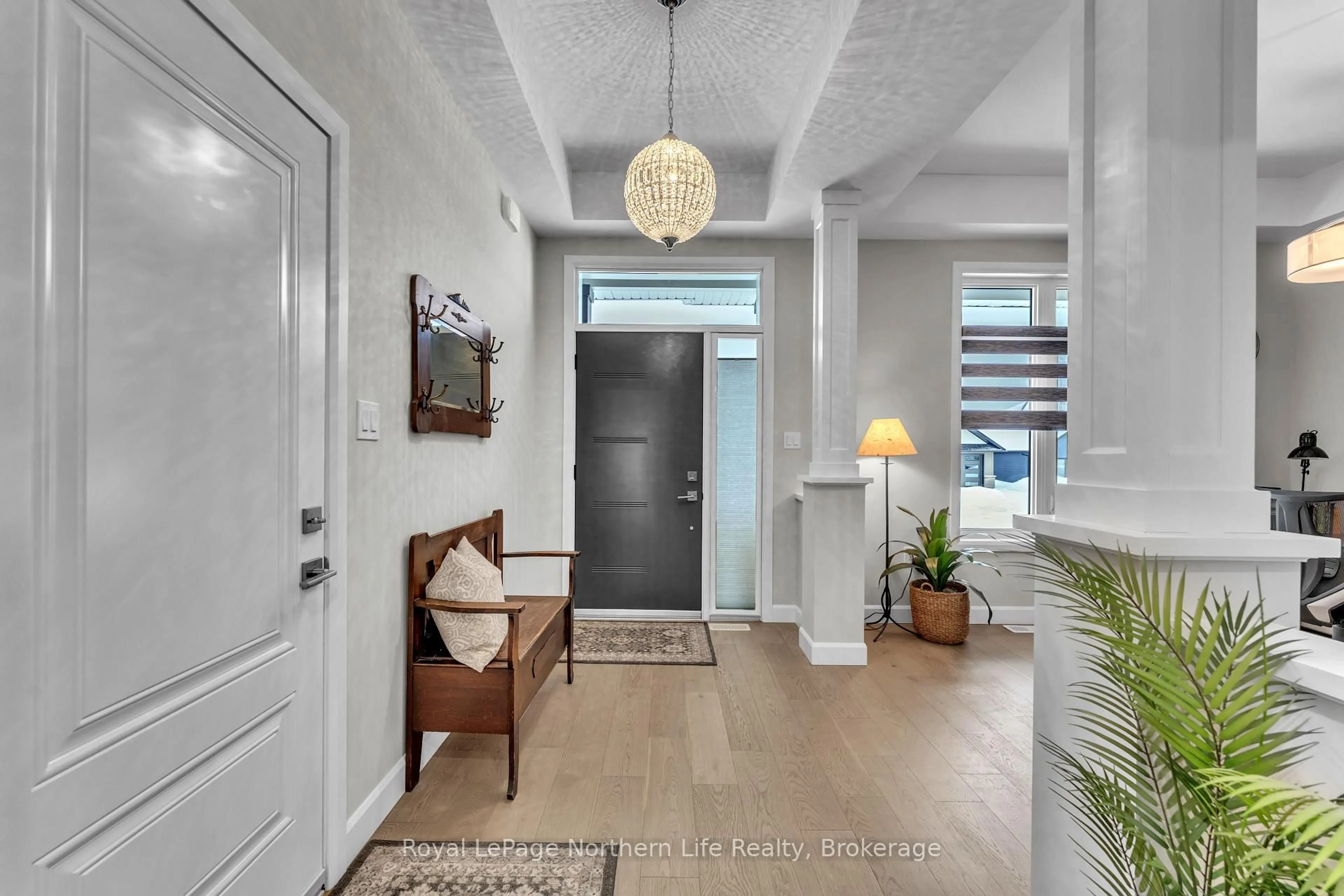 Indoor entryway for 16 Silver Maple Lane, North Bay Ontario P1C 0B5