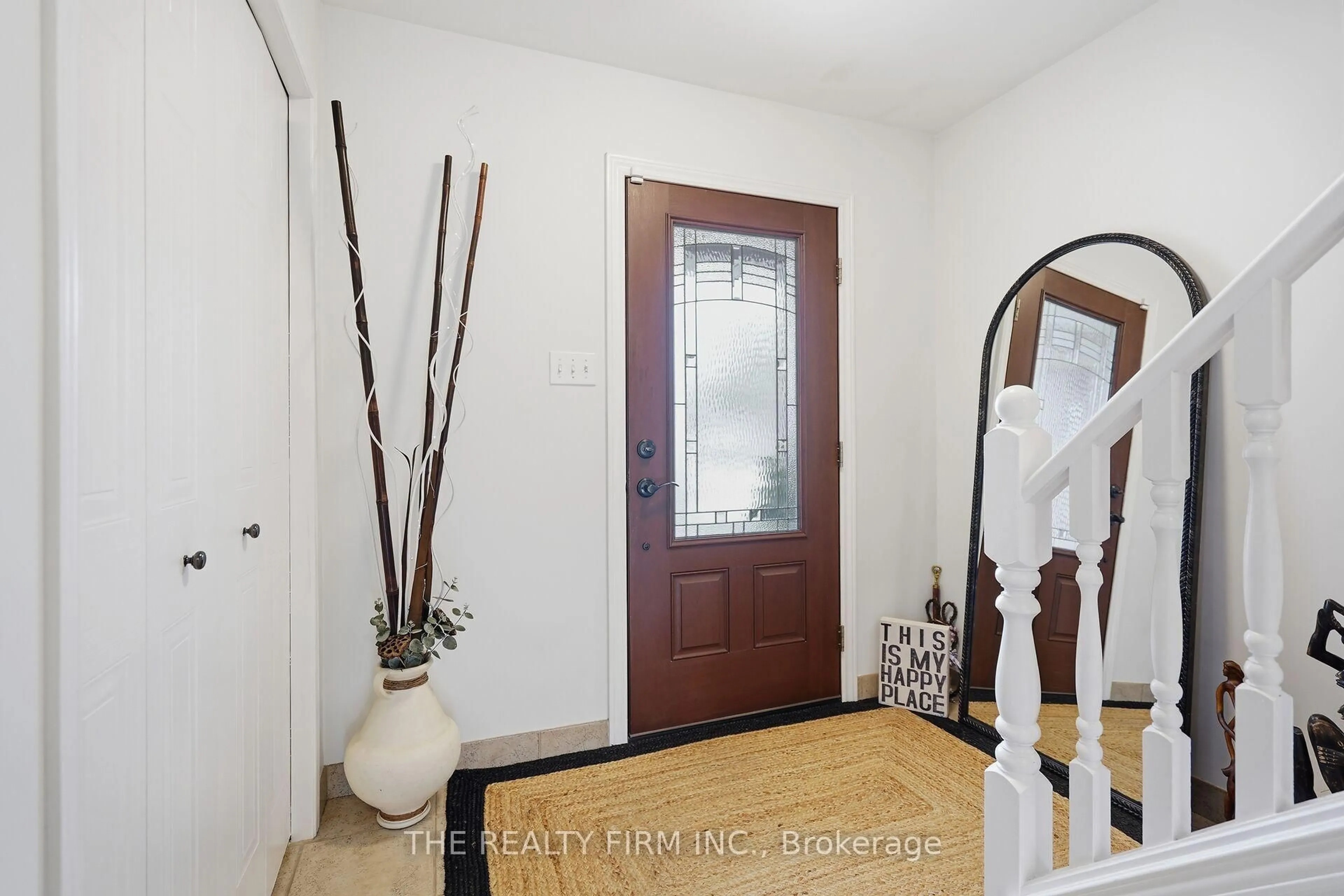 Indoor entryway for 815 Deveron Cres, London South Ontario N5Z 5B4