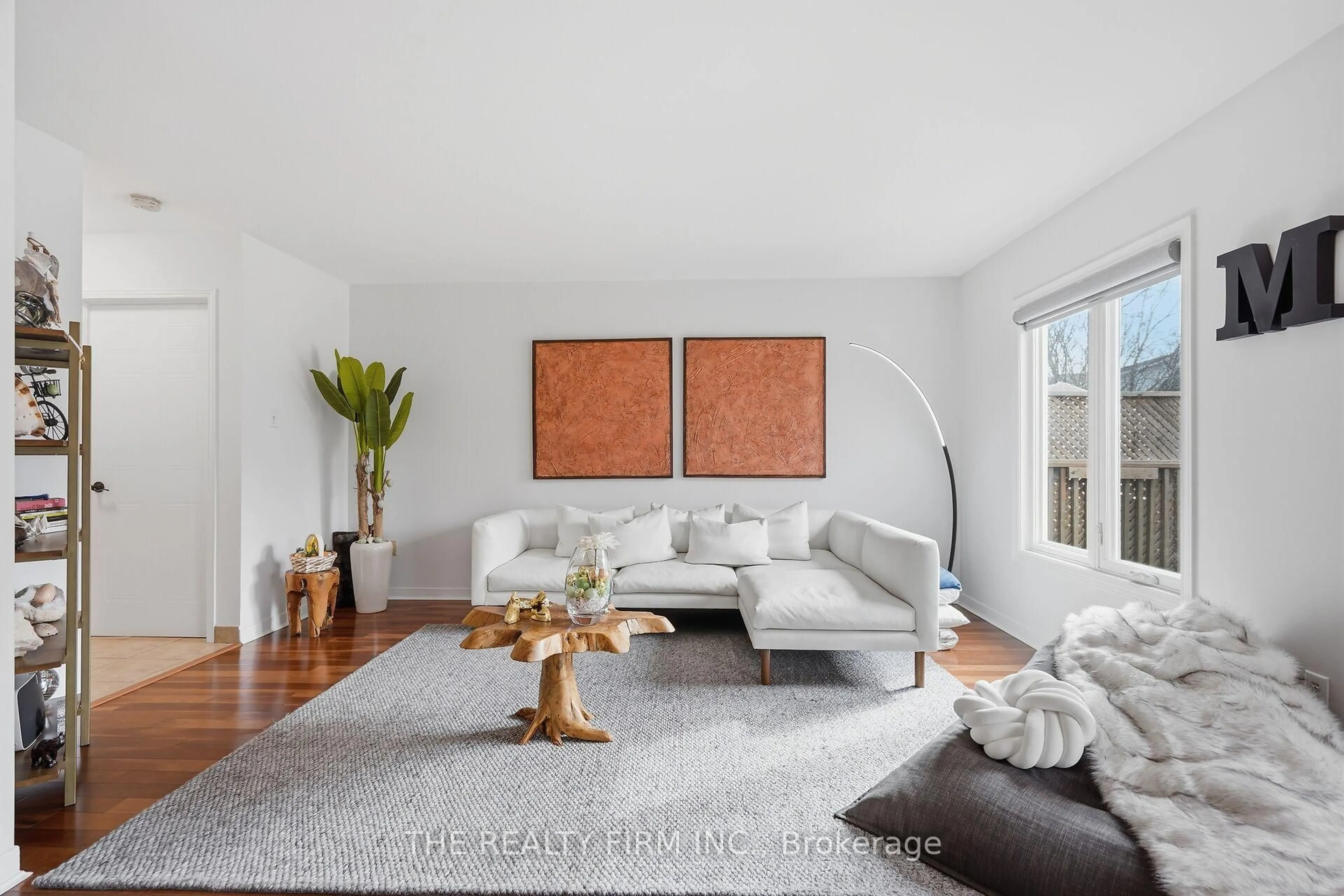 Living room with furniture, unknown for 815 Deveron Cres, London South Ontario N5Z 5B4