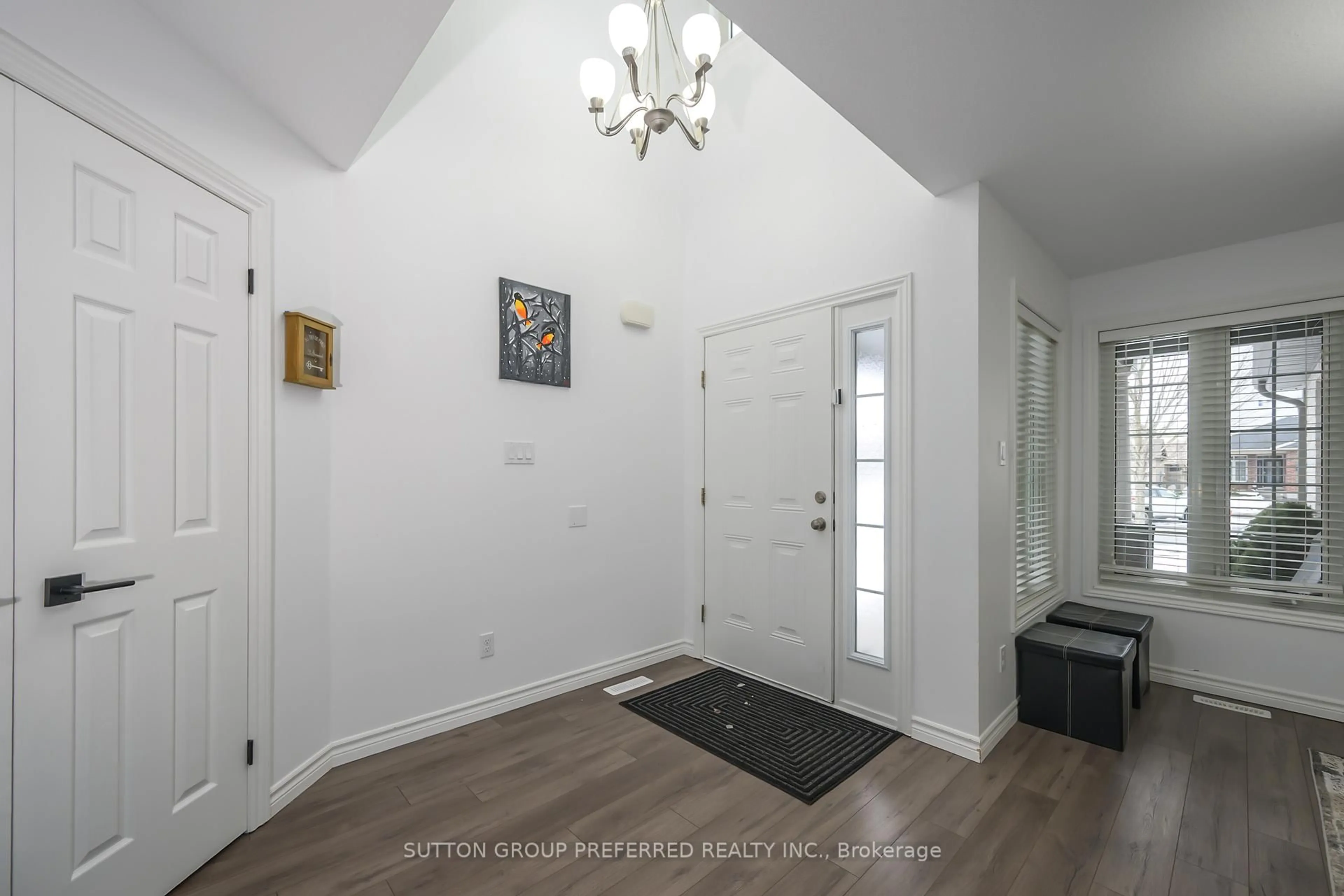 Indoor entryway for 301 Portrush Pl, London North Ontario N5X 0C2