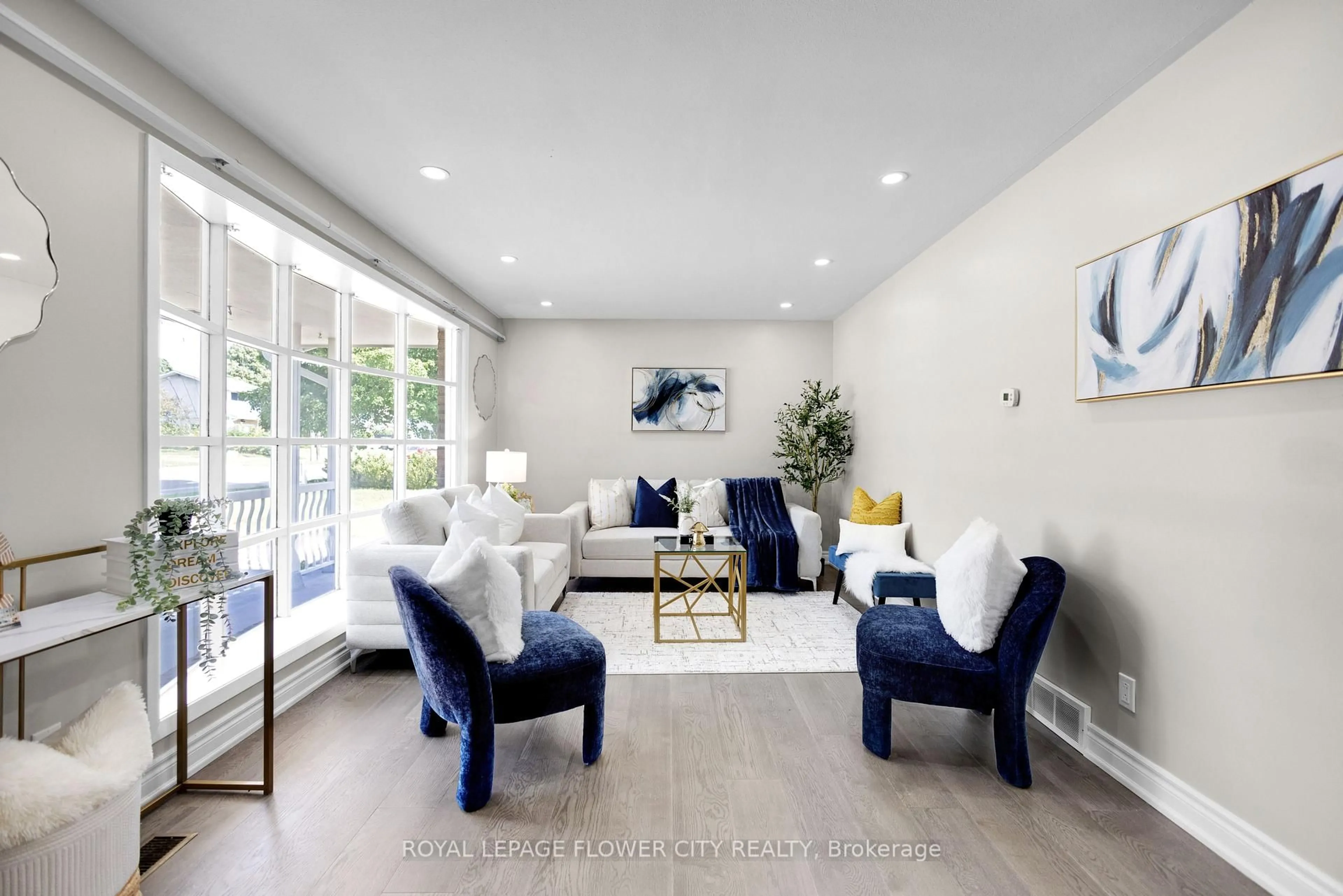 Living room with furniture, unknown for 470 Franklin St, Kitchener Ontario N2A 1Z3