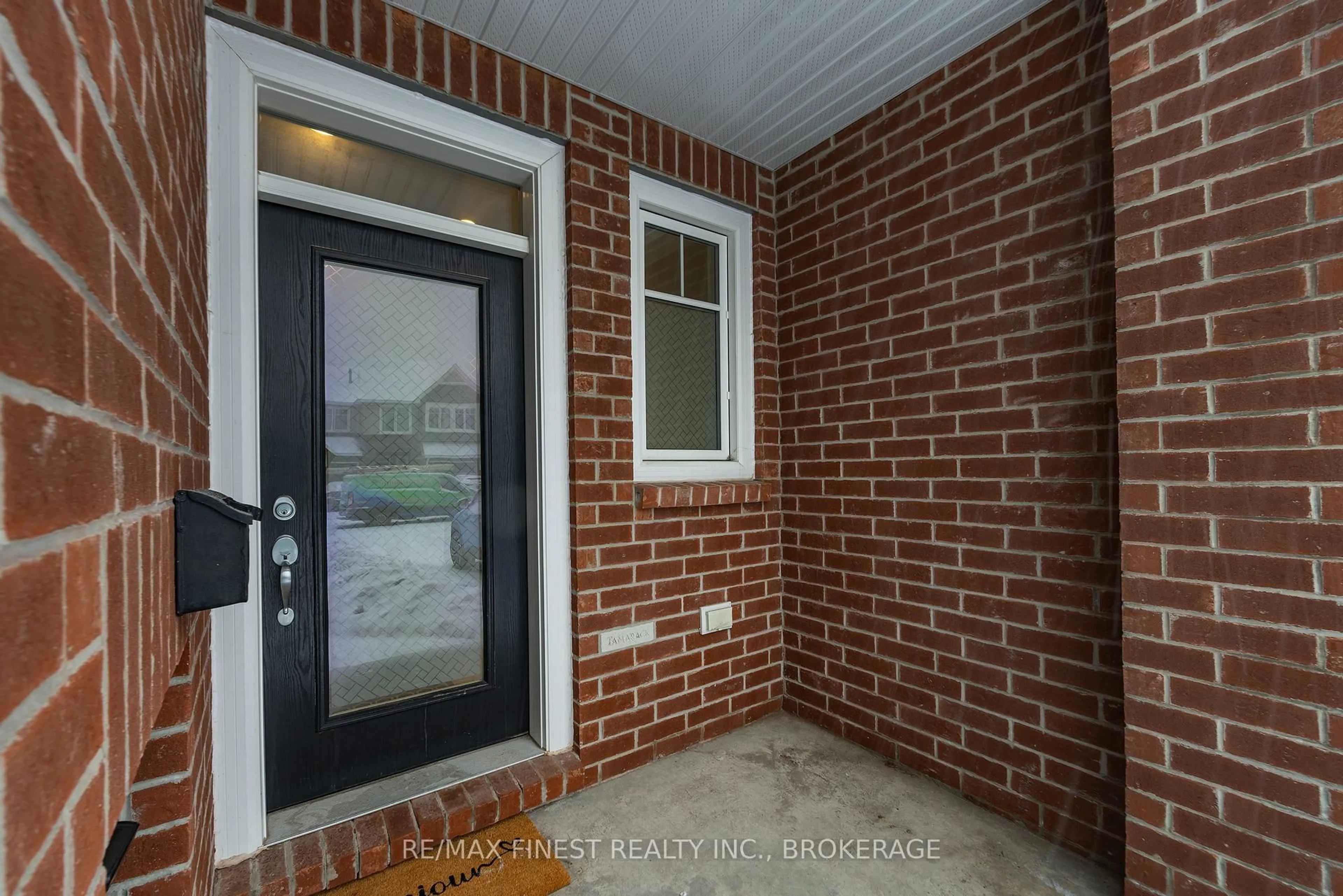 Indoor entryway for 1685 Tenley Dr, Kingston Ontario K7P 0S5