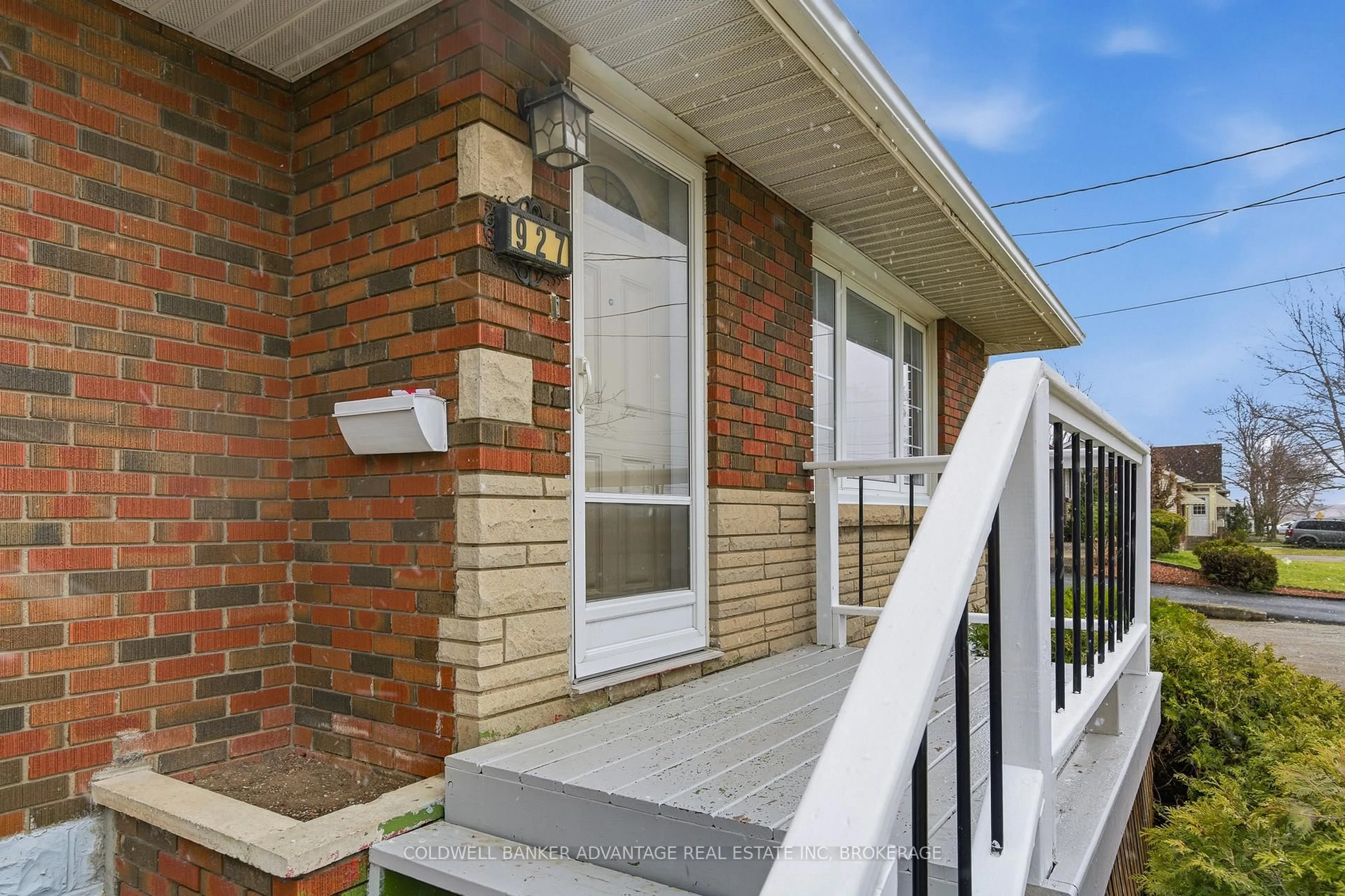 Unknown for 927 Southworth St, Welland Ontario L3B 2A2