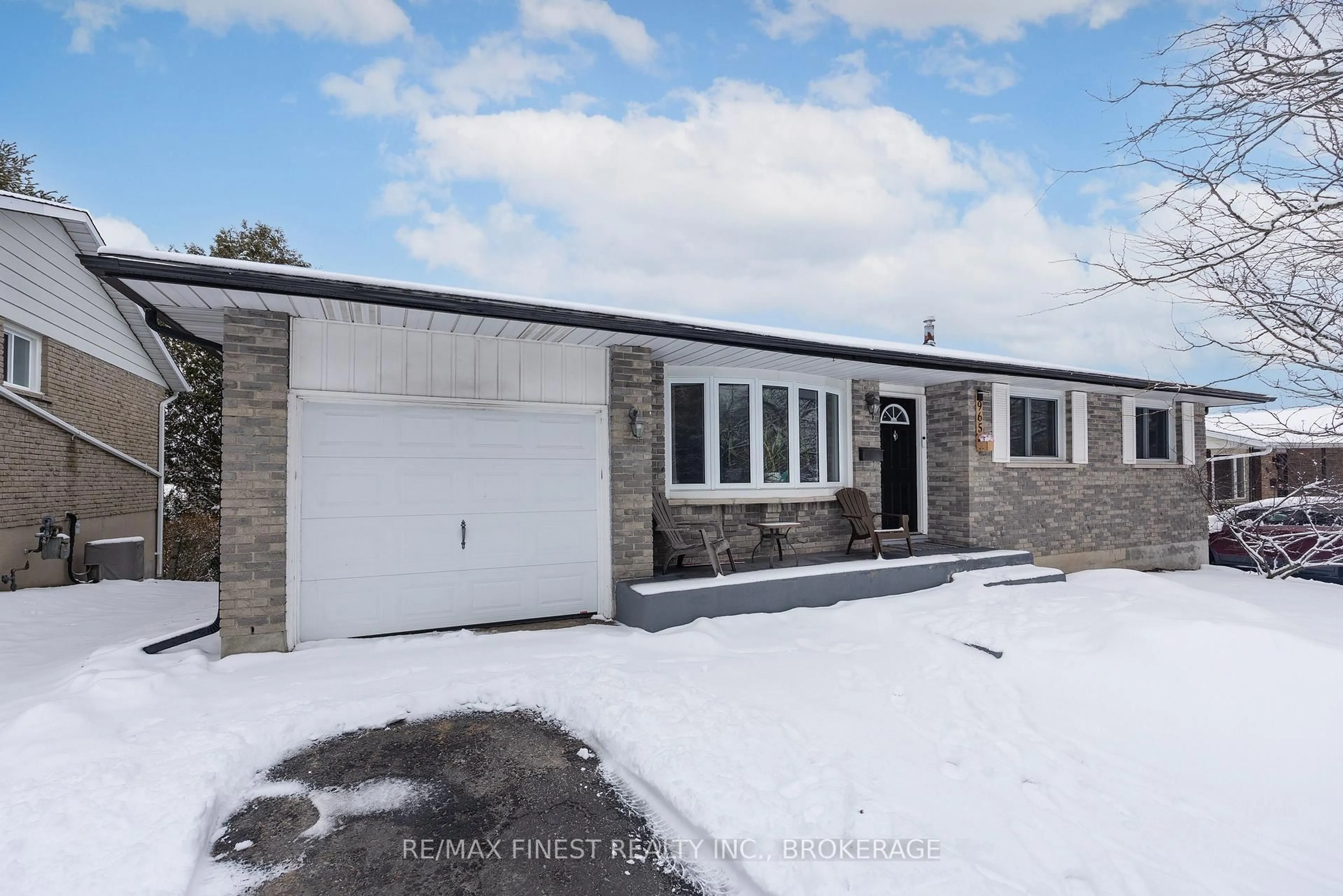 Home with vinyl exterior material, street for 965 Lincoln Dr, Kingston Ontario K7M 4Z3