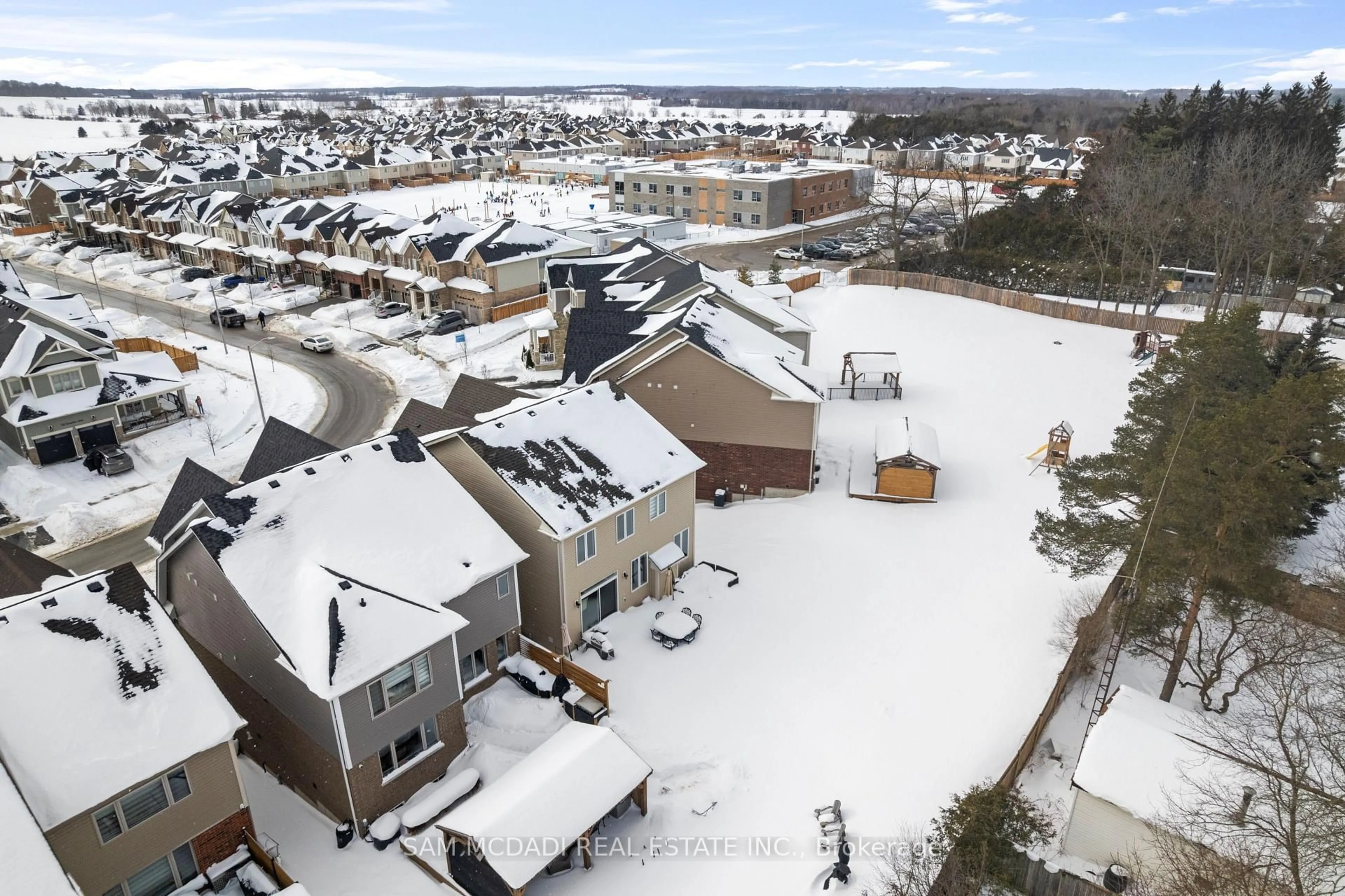 A pic from outside/outdoor area/front of a property/back of a property/a pic from drone, street for 132 Drexler Ave, Guelph/Eramosa Ontario N0B 2K0