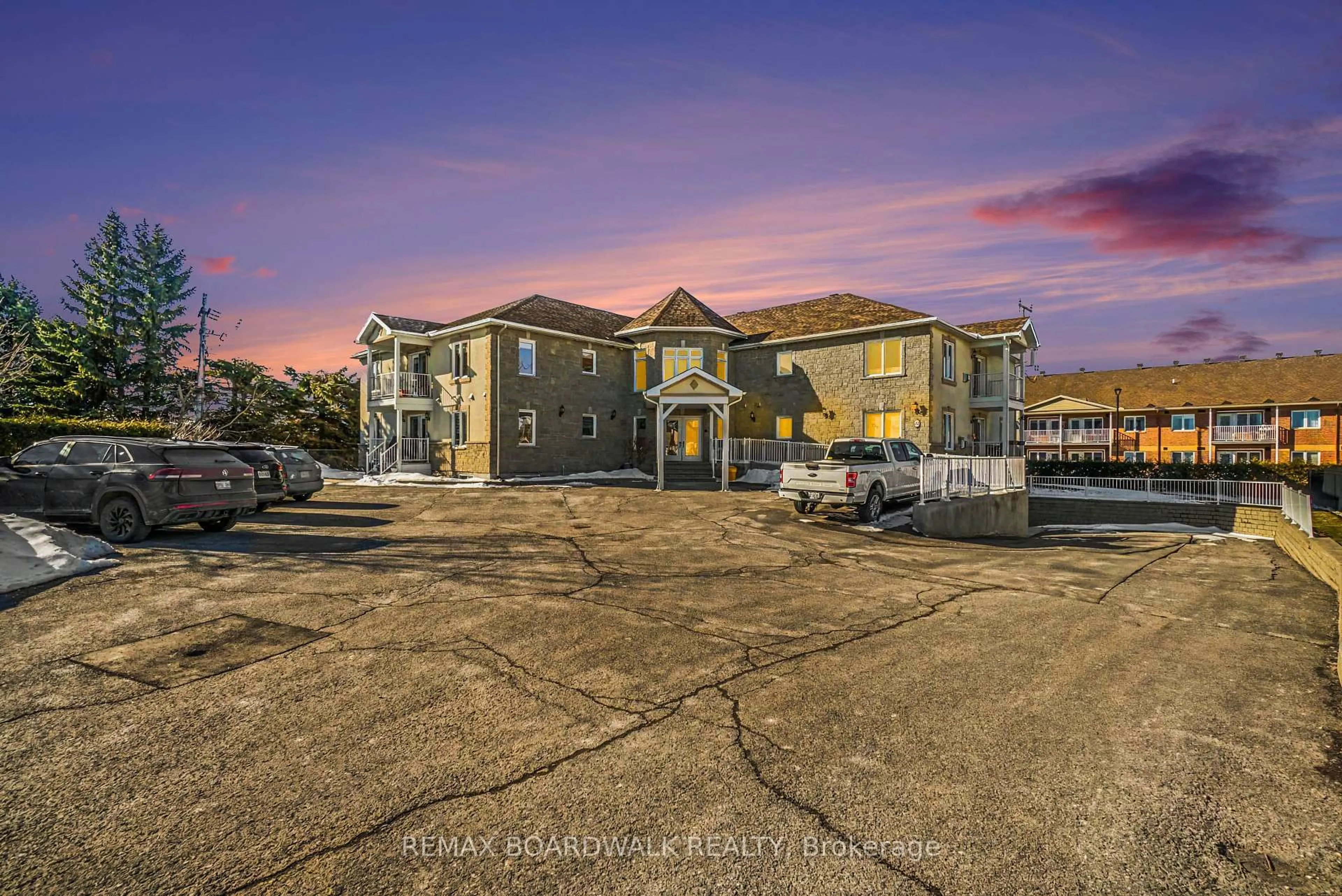 A pic from outside/outdoor area/front of a property/back of a property/a pic from drone, water/lake/river/ocean view for 32 De La Croisee St #Unit 204, Russell Ontario K0A 1W0