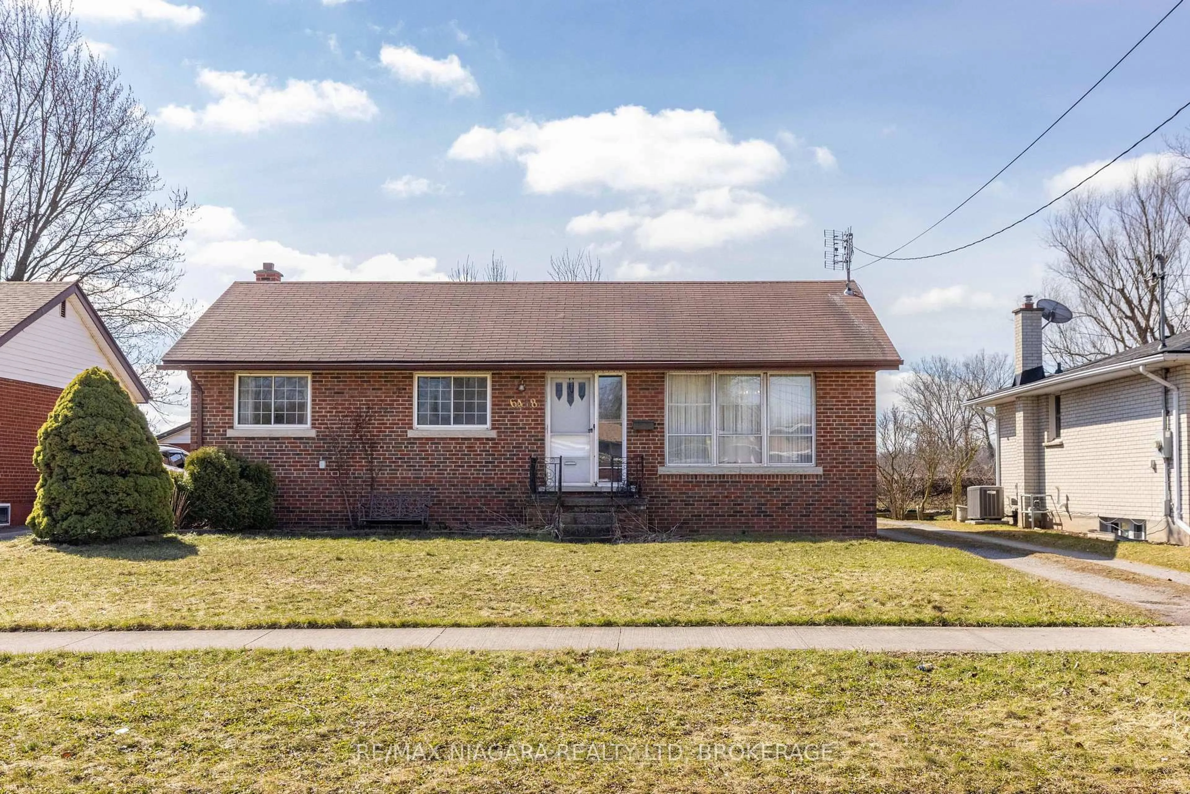 Home with brick exterior material, street for 6438 Wendy Dr, Niagara Falls Ontario L2G 3H6