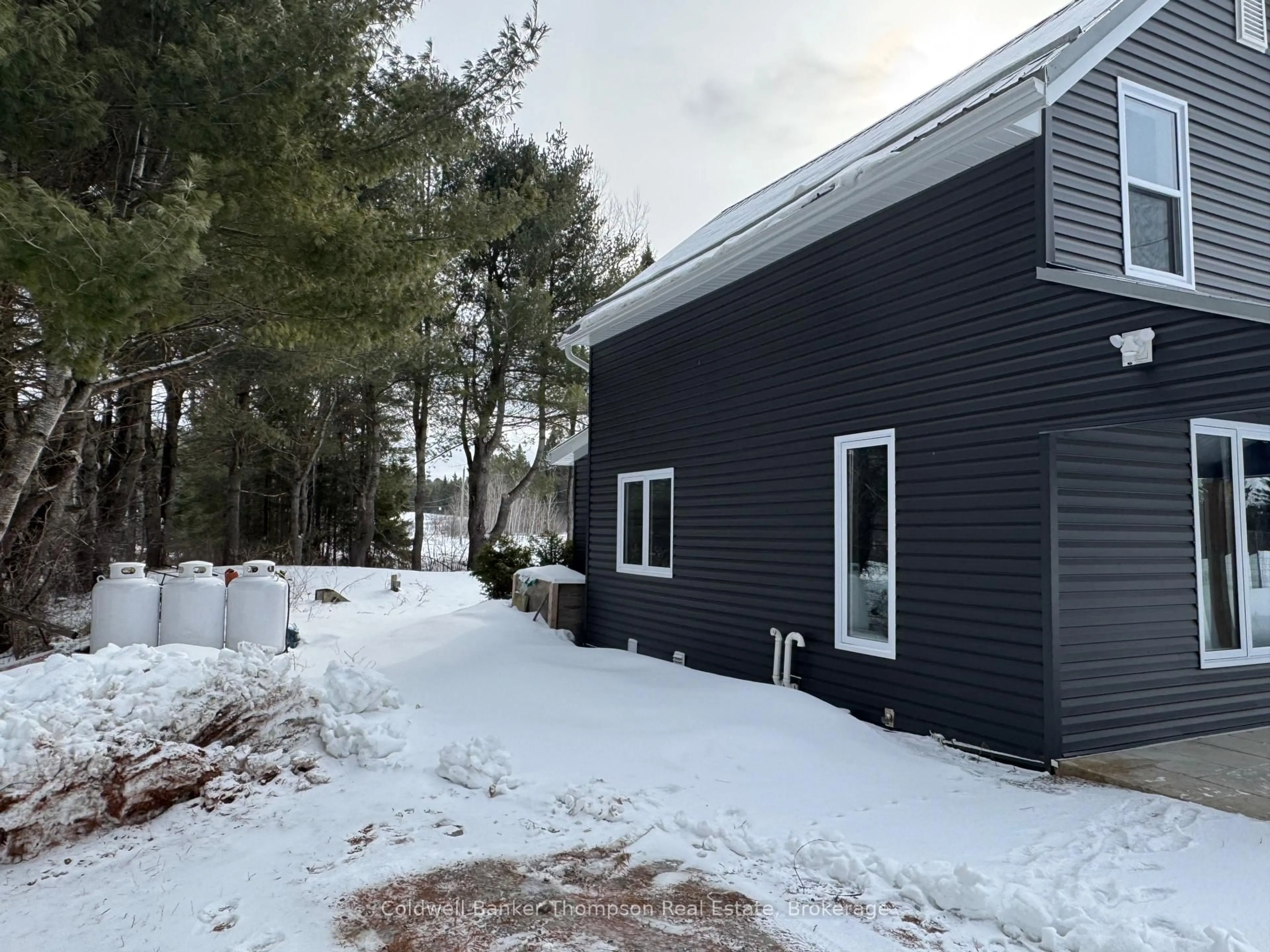 Unknown for 42 King William St, Kearney Ontario P0A 1M0