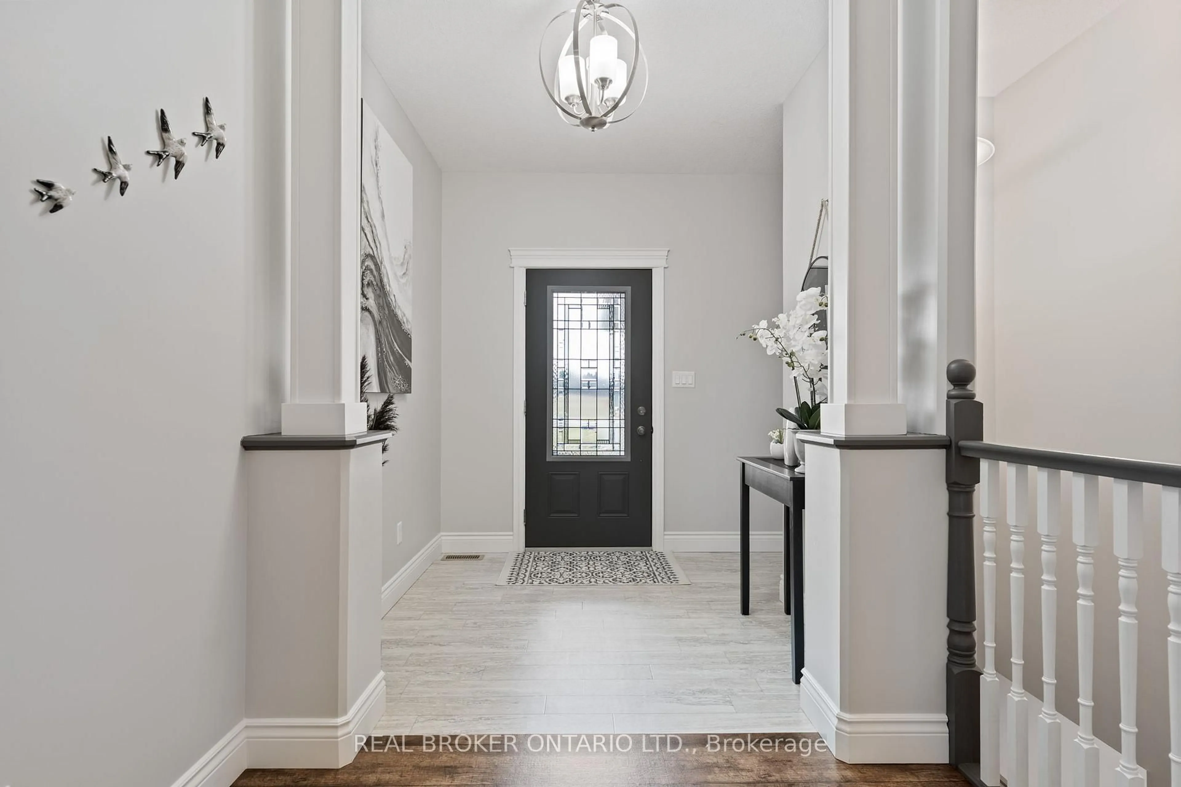Indoor entryway for 11721 Plank Rd, Bayham Ontario N0J 1H0