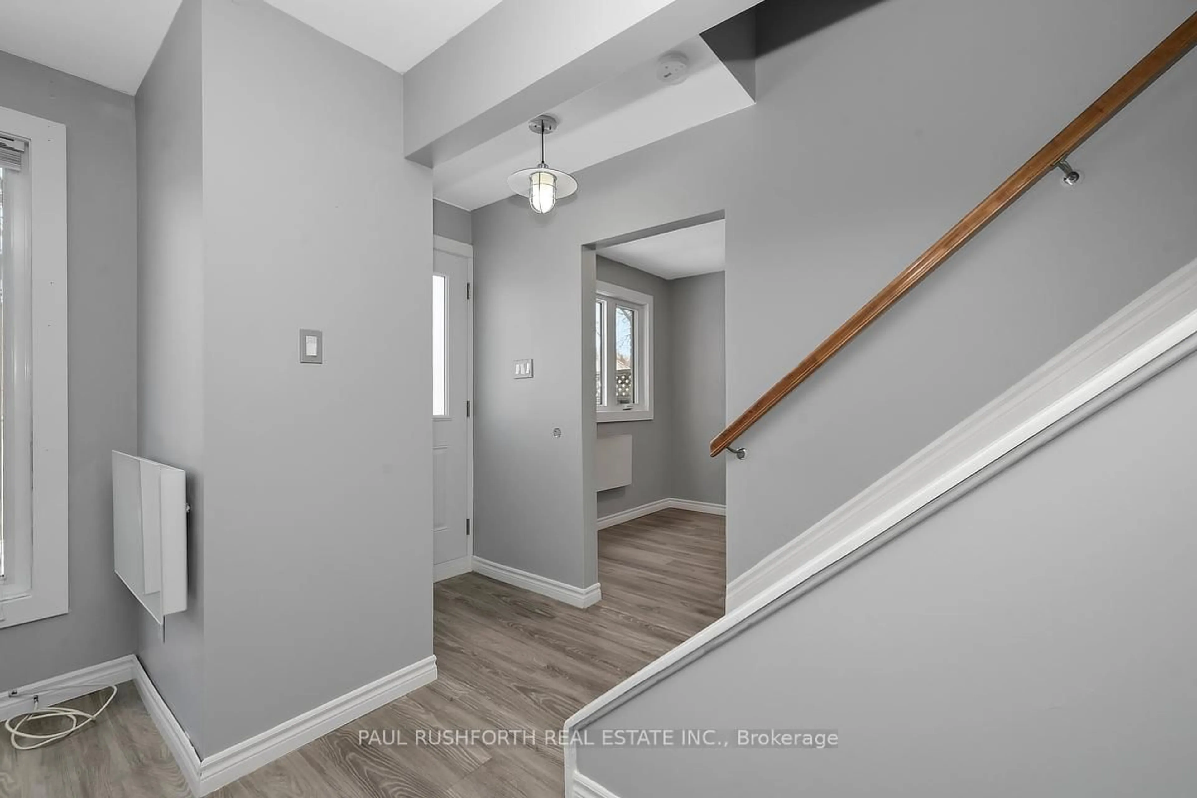 Indoor entryway for 2682A Moncton Rd, Ottawa Ontario K2B 7W1