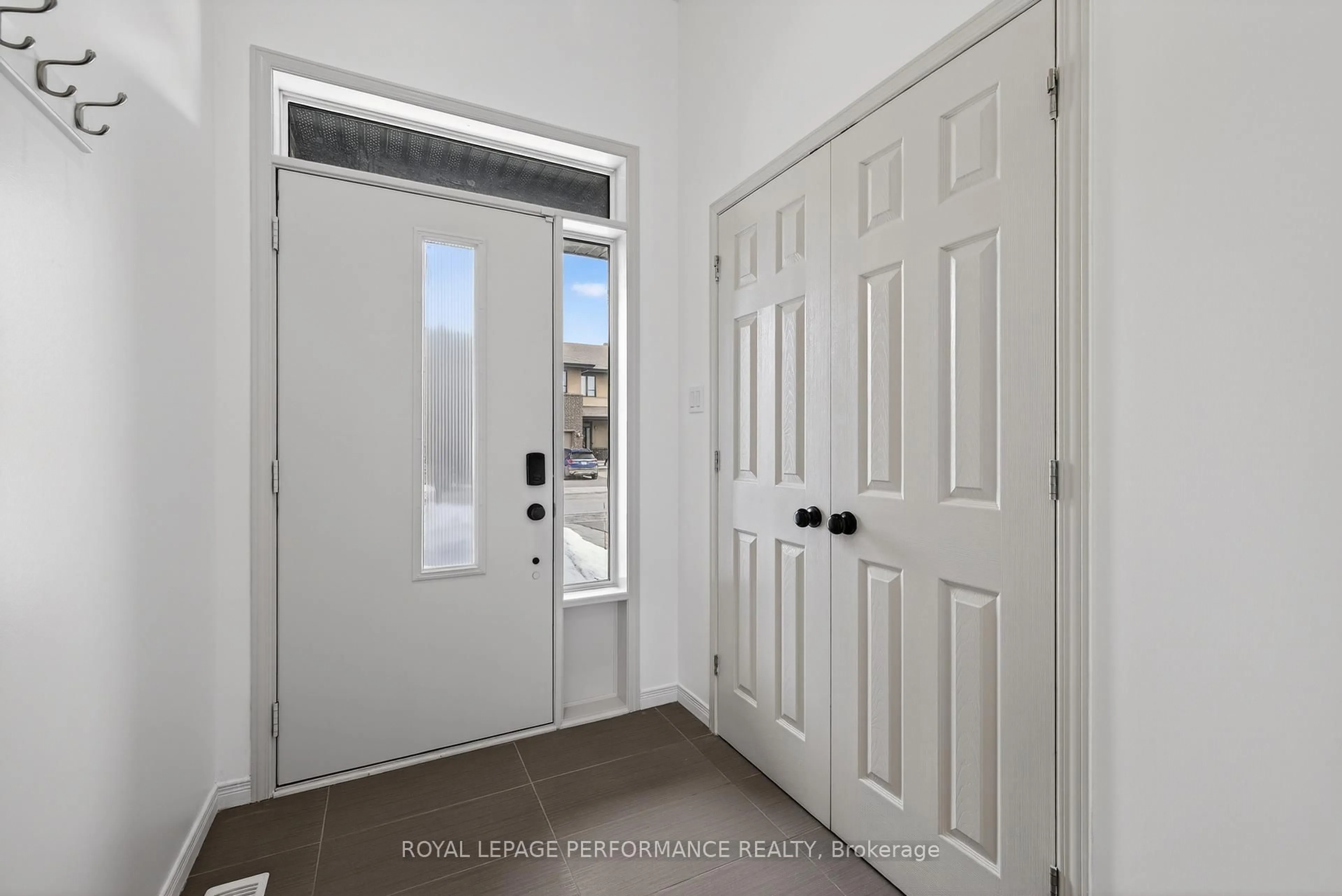 Indoor entryway for 345 Nonius St, Ottawa Ontario K2V 0E1