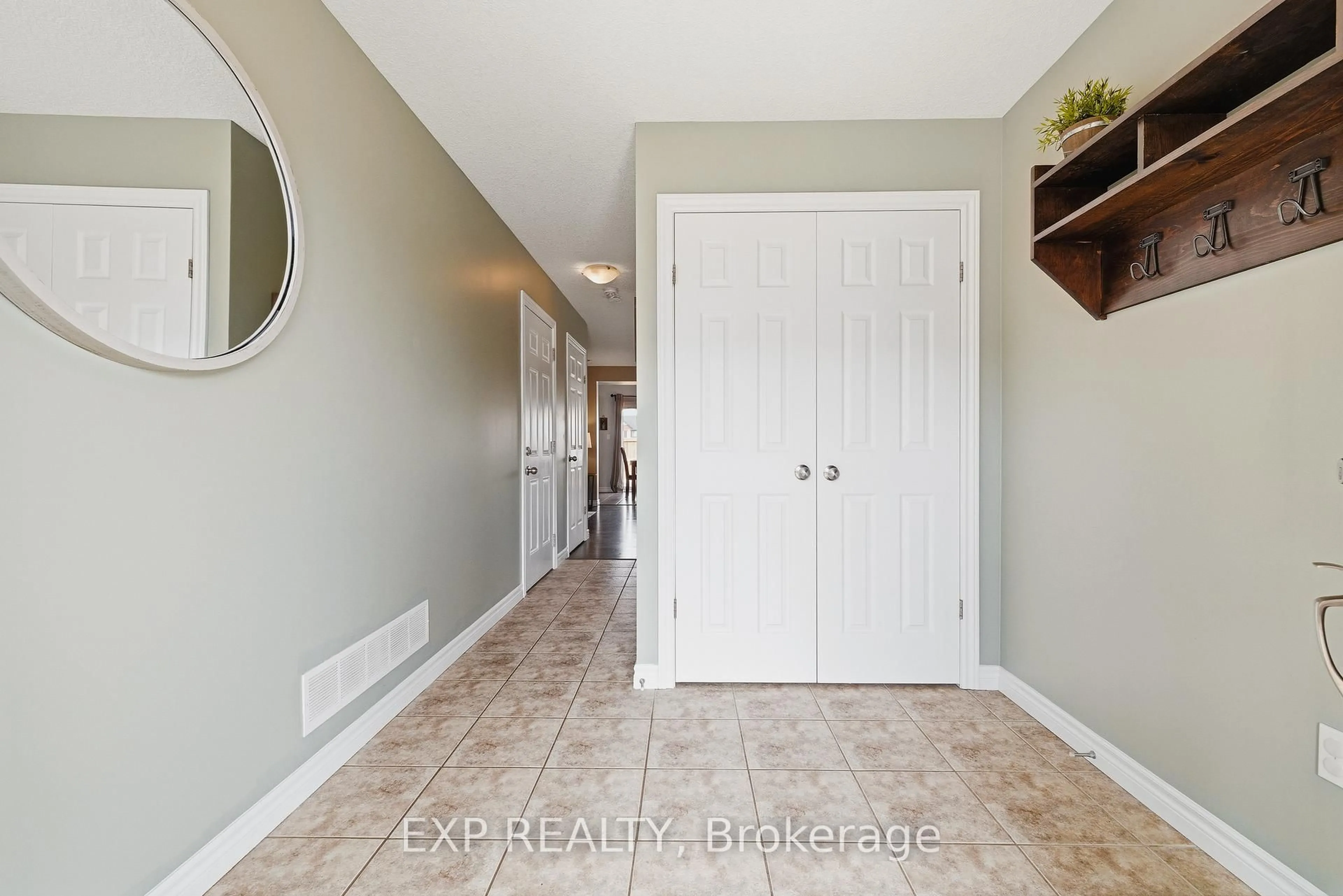 Indoor entryway for 18 Mcguire Lane, Woolwich Ontario N3B 0B6