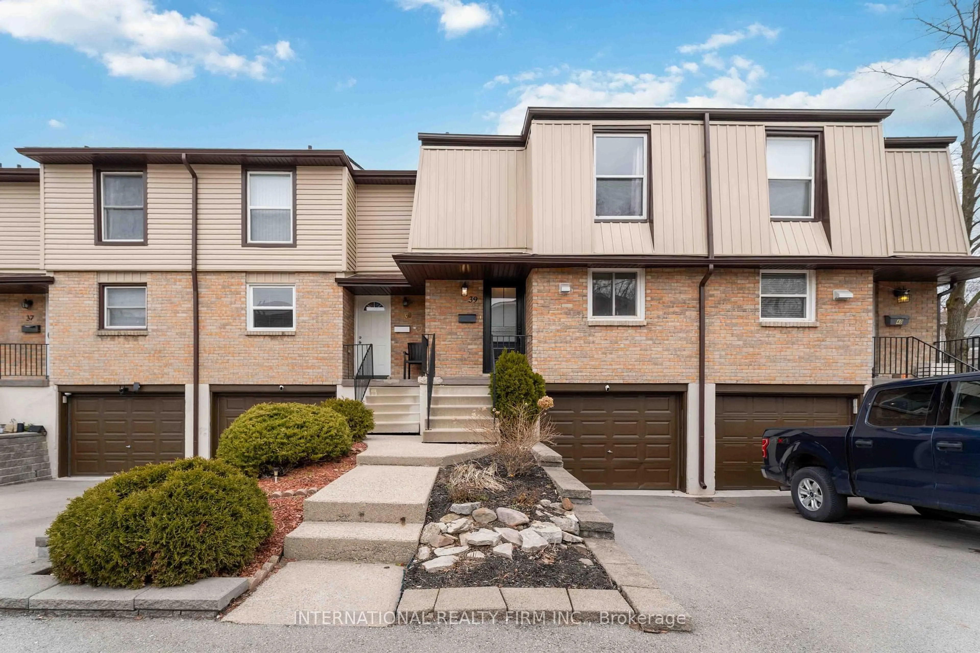 Unknown for 10 Angus Rd #39, Hamilton Ontario L8K 6K3