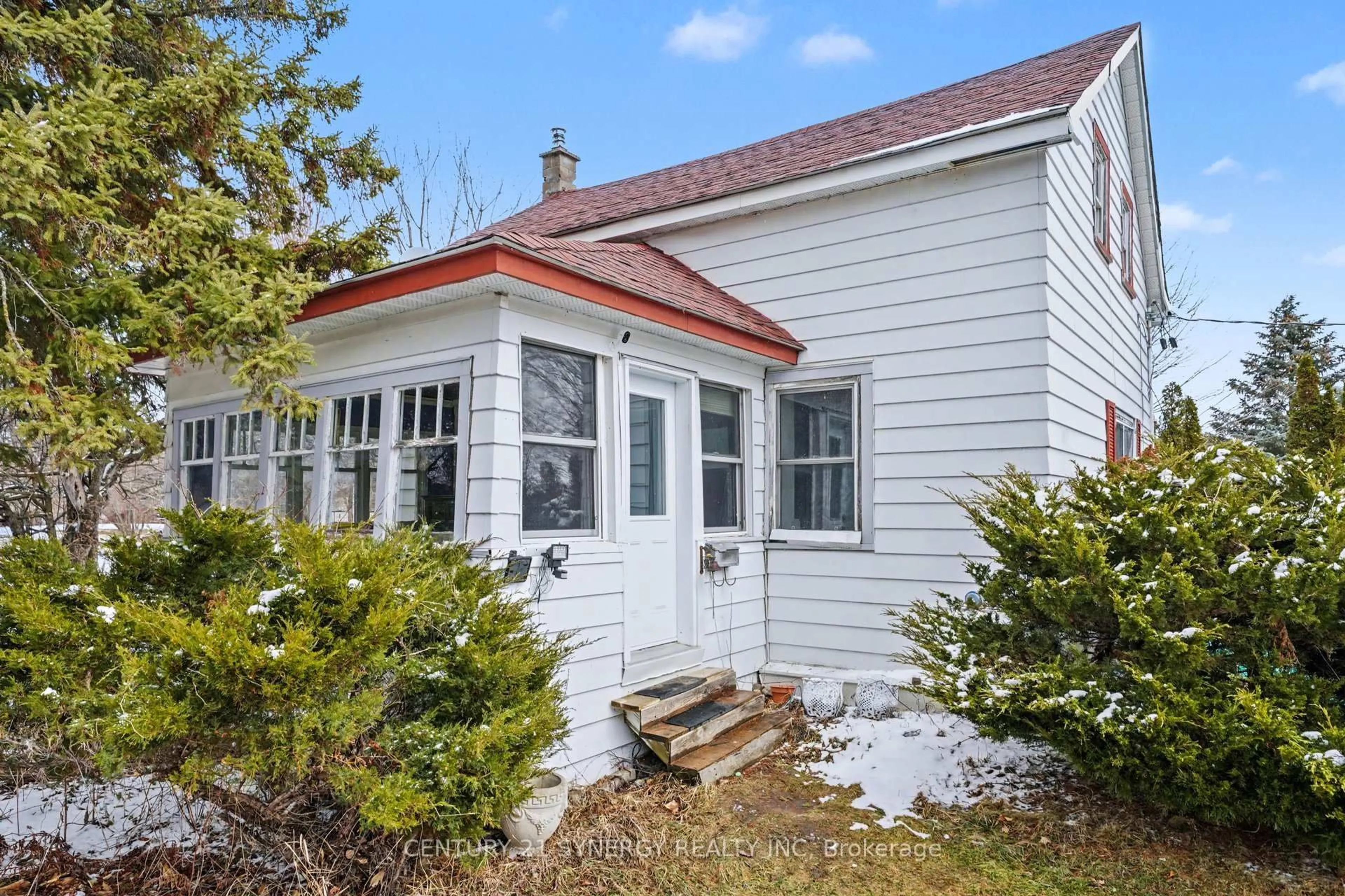 Home with vinyl exterior material, street for 7855 Popham St, Vernon Ontario K0A 3J0