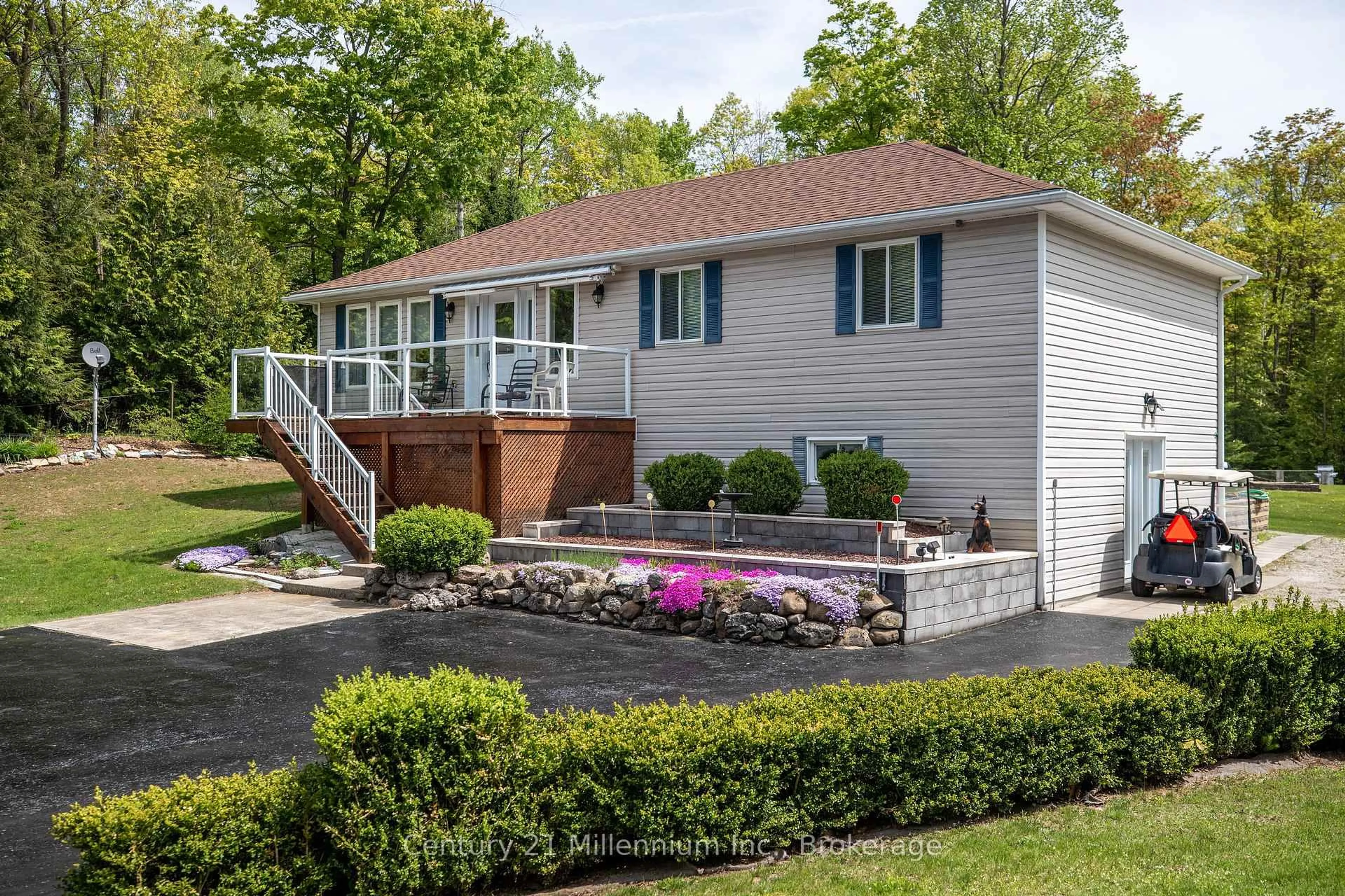 Home with vinyl exterior material, street for 31 Hemlock Rd, South Bruce Peninsula Ontario N0H 2T0