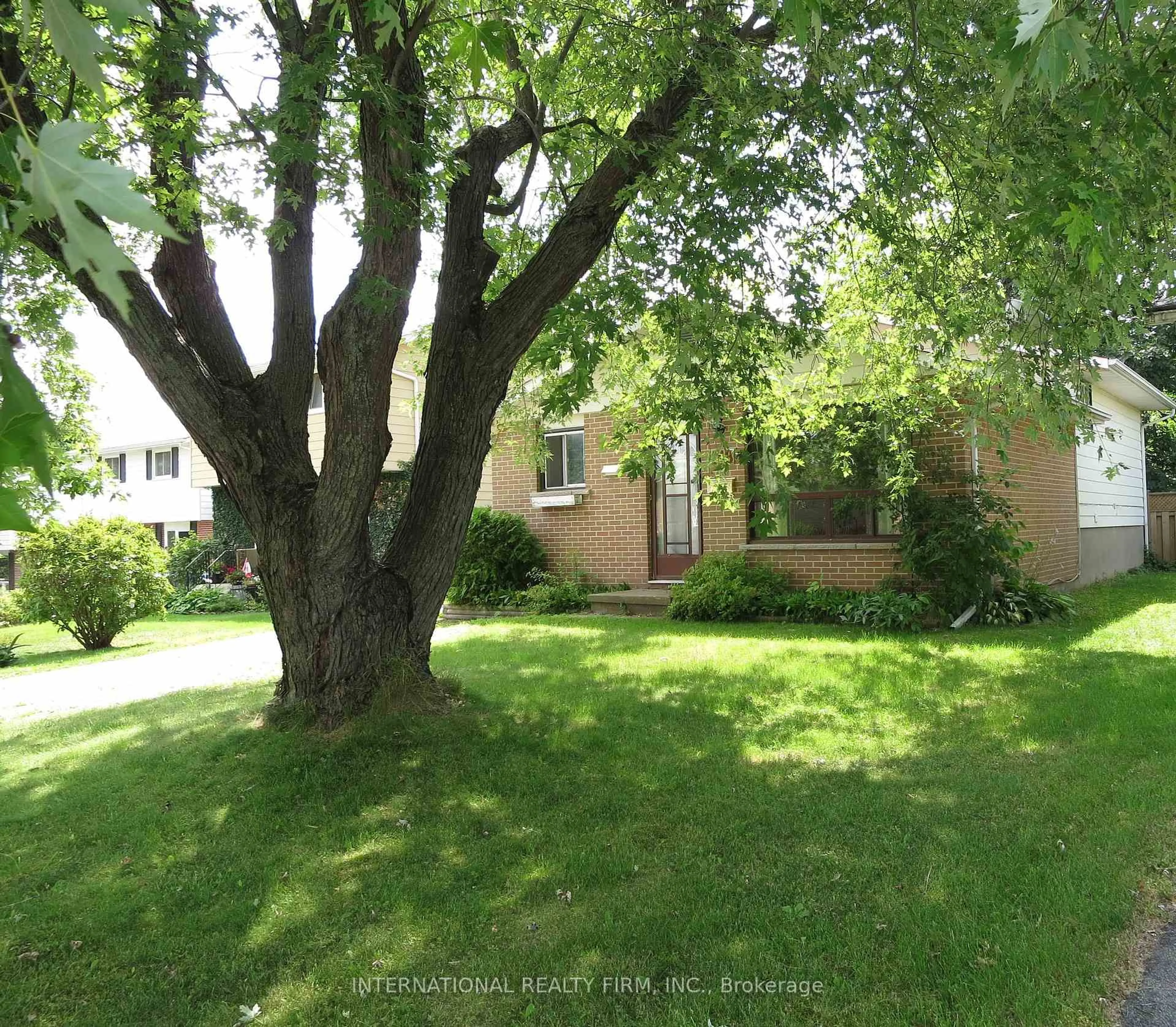 A pic from outside/outdoor area/front of a property/back of a property/a pic from drone, street for 148 Calderwood Dr, Kingston Ontario K7M 6M3