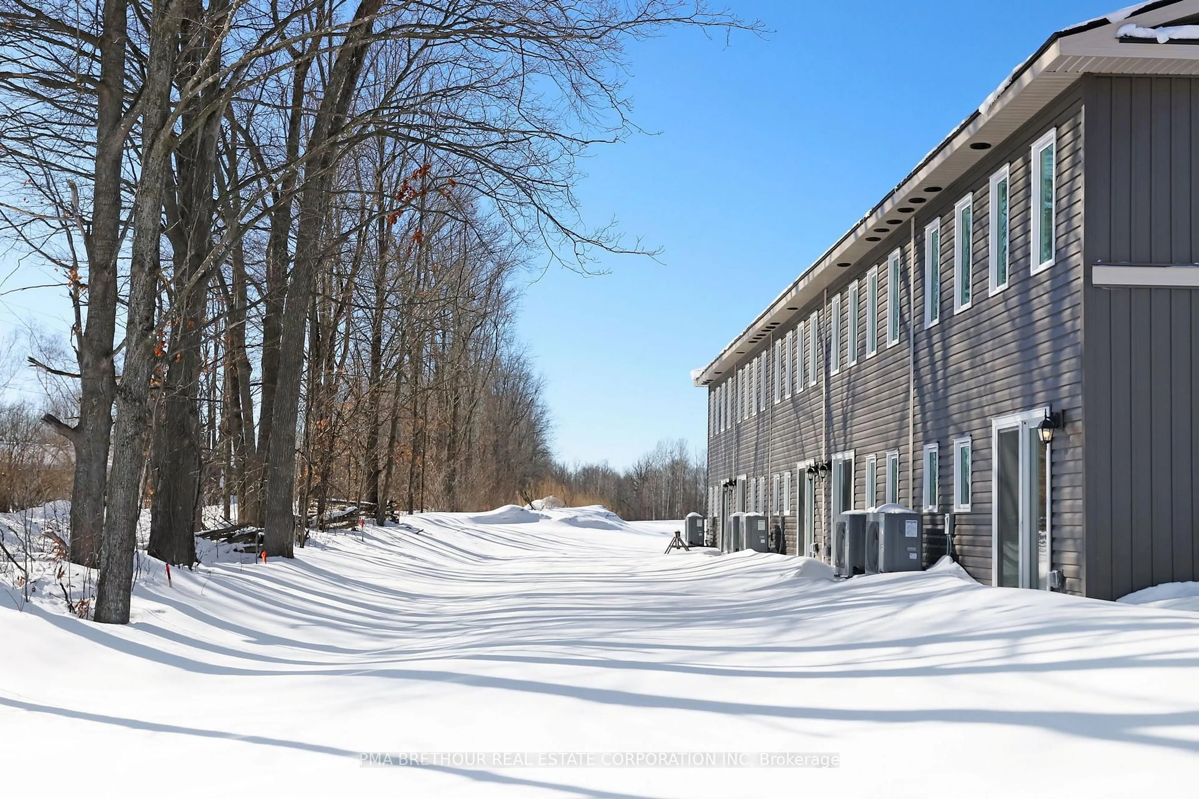 Patio, street for 144 Doctor Agnes Craine Dr, Smiths Falls Ontario K7A 0A5