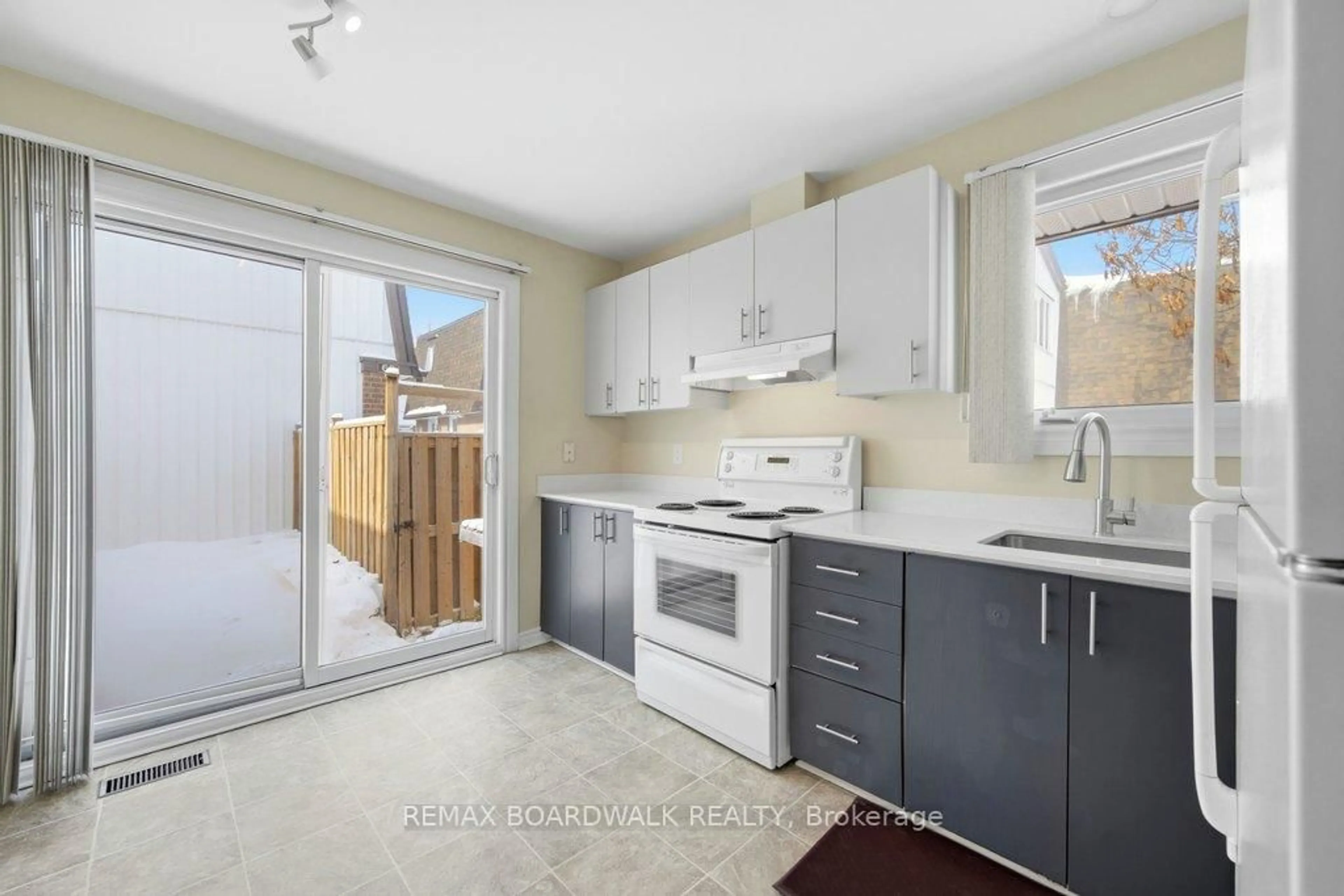 Open concept kitchen, unknown for 837 Eastvale Dr #65, Ottawa Ontario K1J 7T5