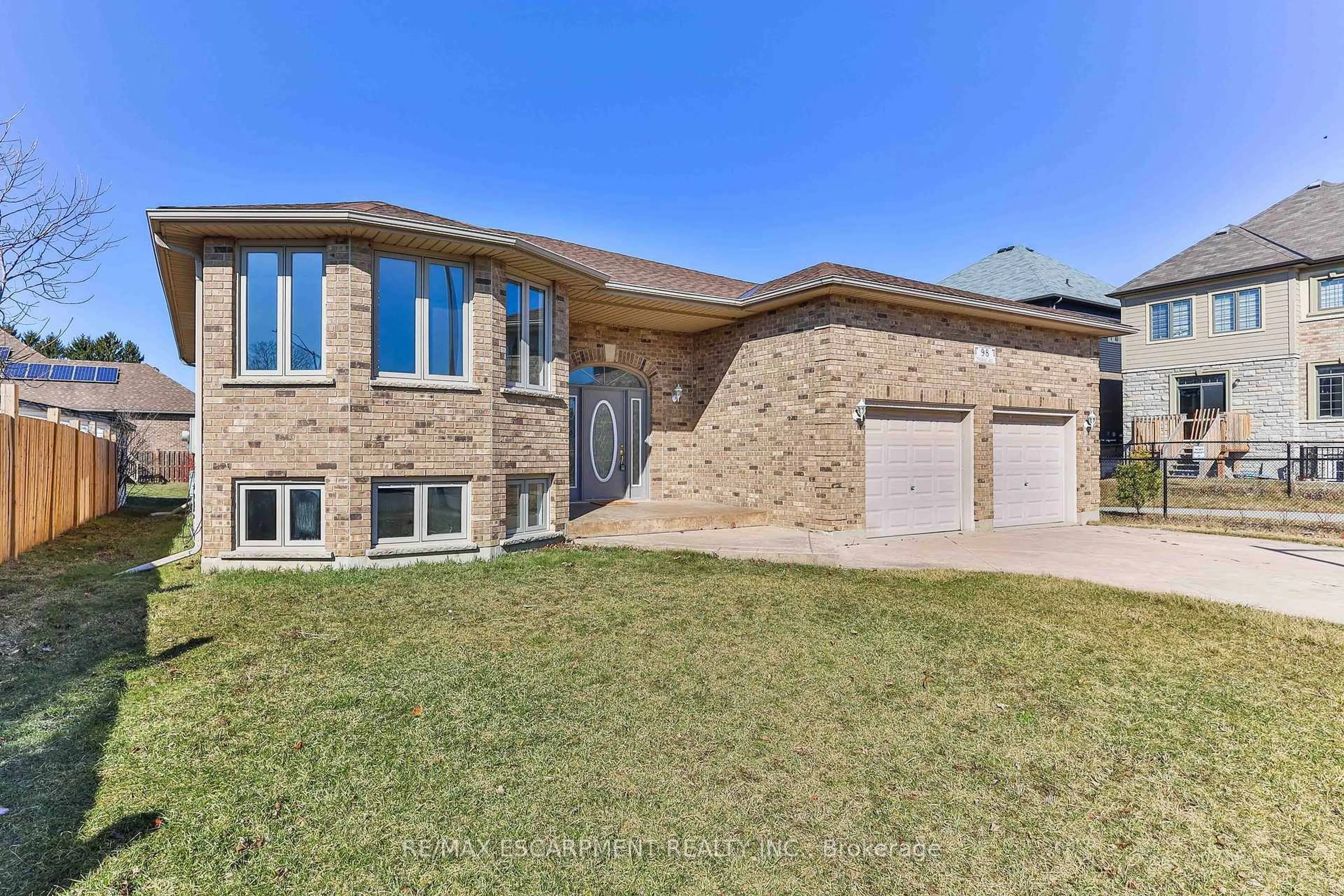 Home with brick exterior material, street for 98 THOMAS Ave, Brantford Ontario N3S 7V4