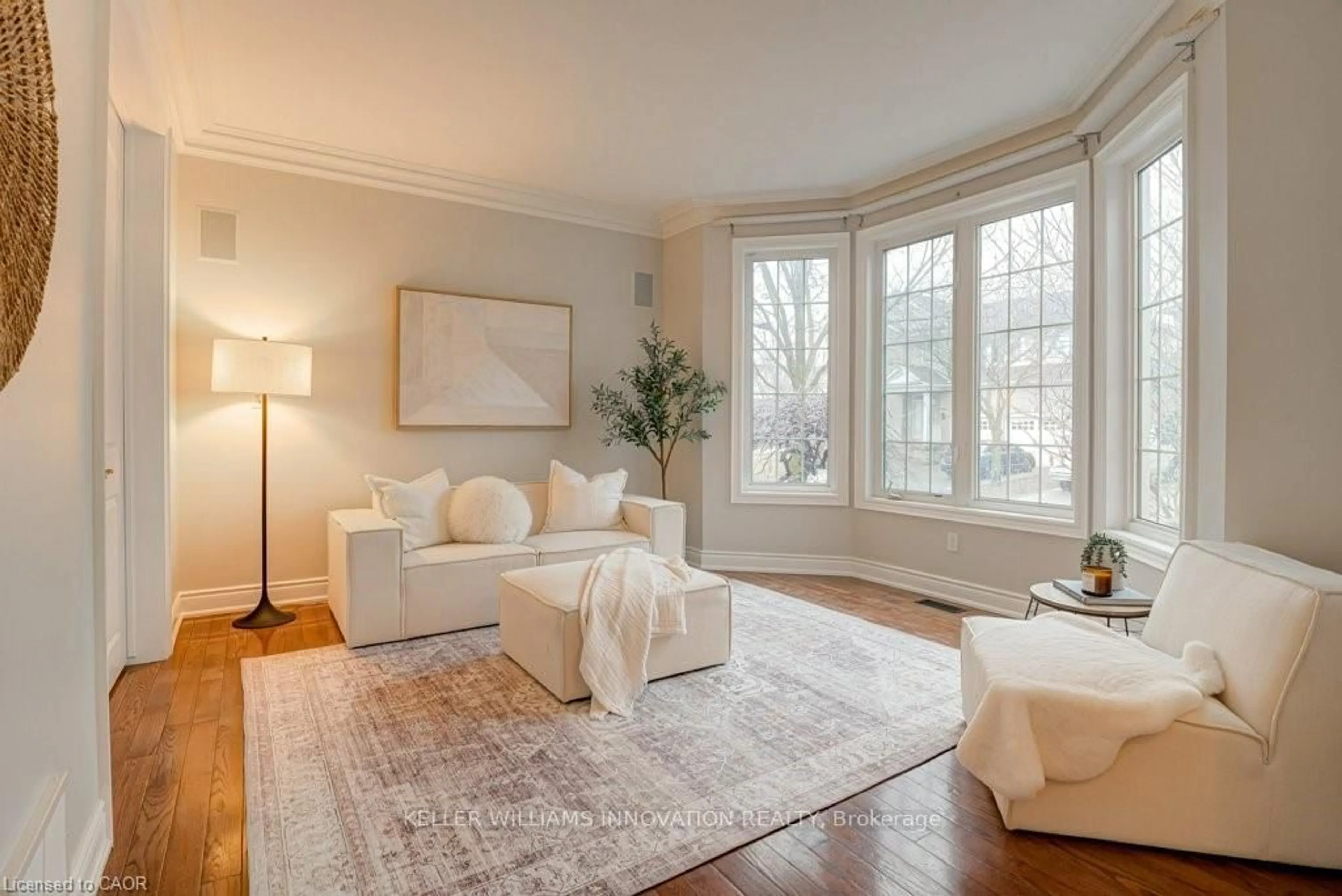 Living room with furniture, unknown for 111 Glazebrook Cres, Cambridge Ontario N1T 2H8