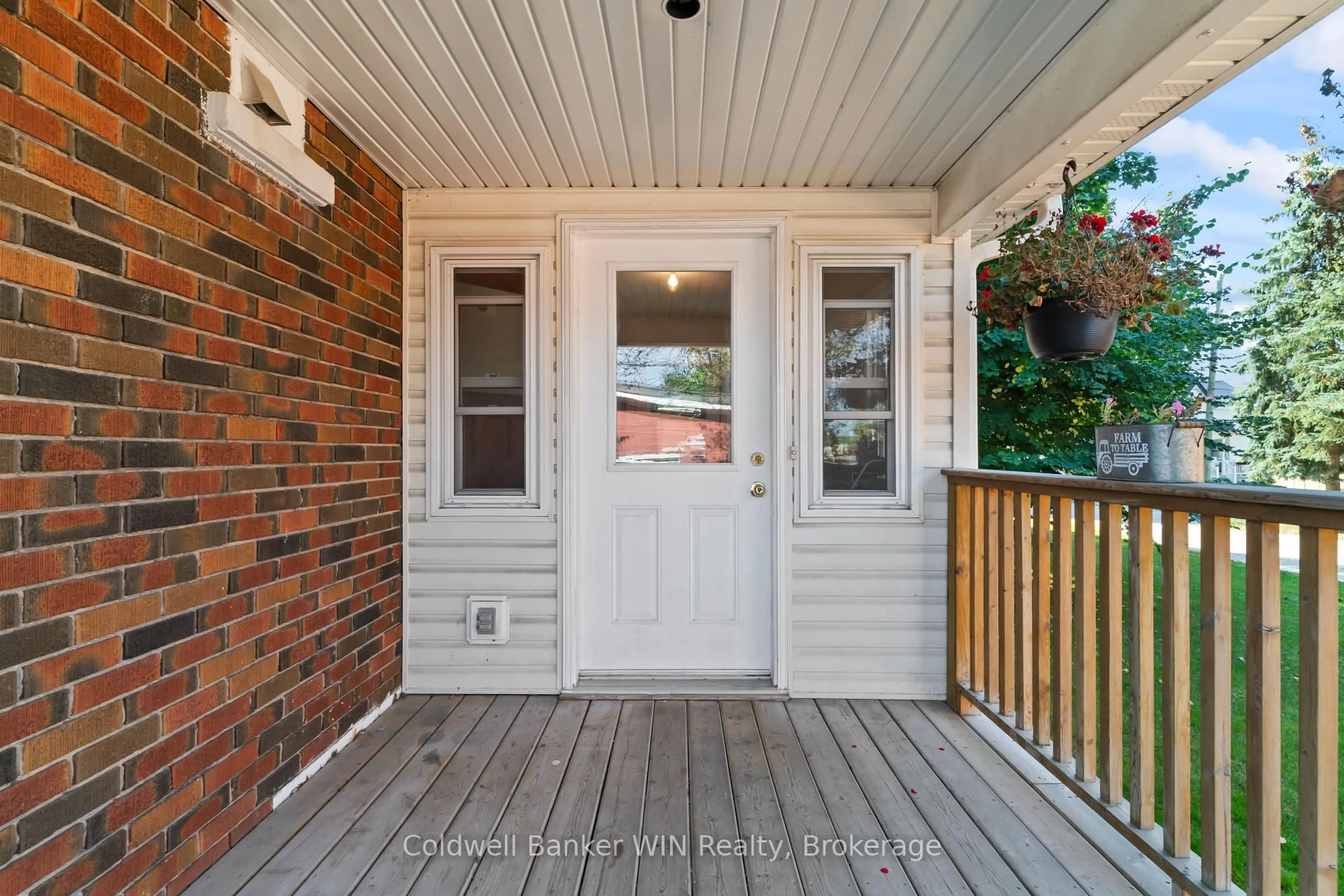 Indoor entryway for 121 Queen St, Wellington North Ontario N0G 2L1