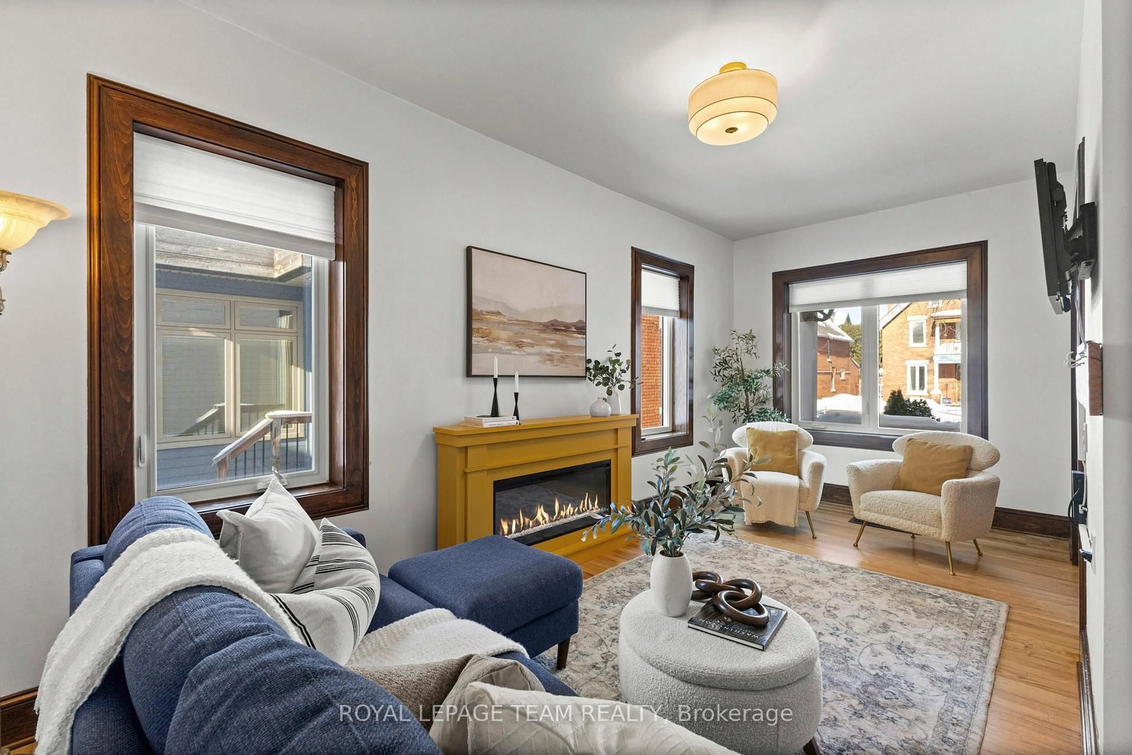 Living room with furniture, unknown for 92 Third Ave, Ottawa Ontario K1S 2J8