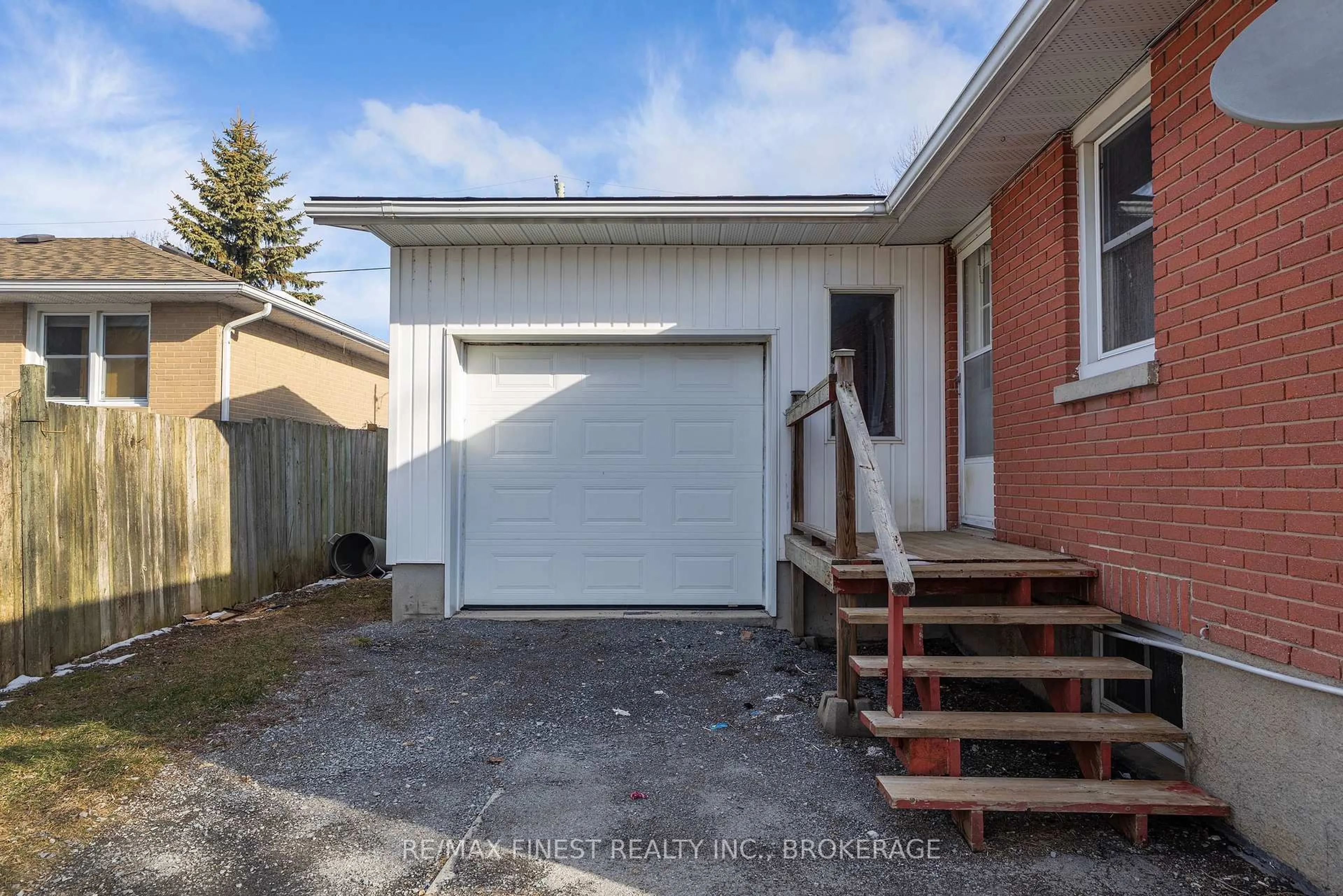 Unknown for 39 Lennox St, Kingston Ontario K7M 4S3