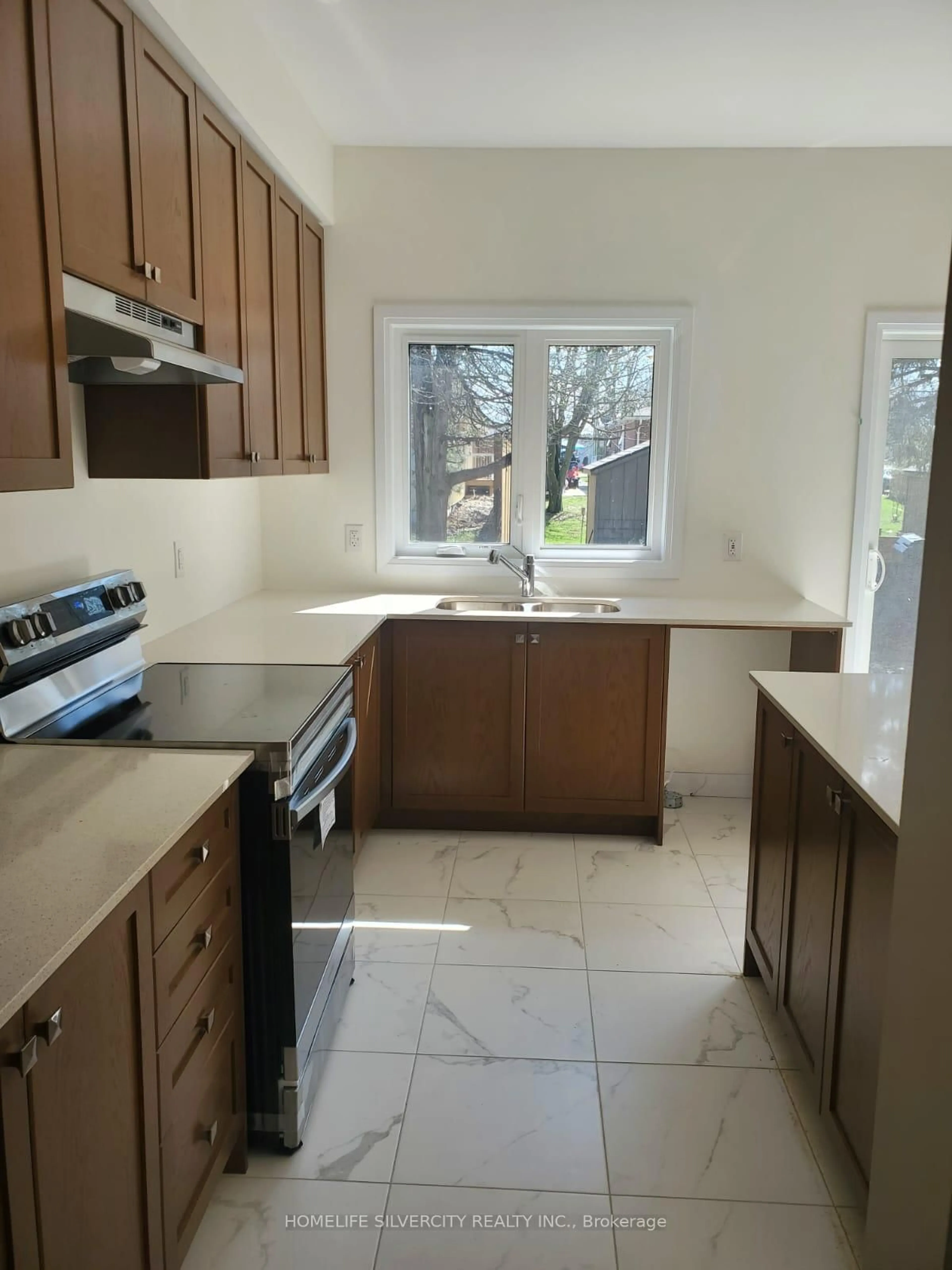 Standard kitchen, ceramic/tile floor for 197 Dingman St, Wellington North Ontario N0G 1A0