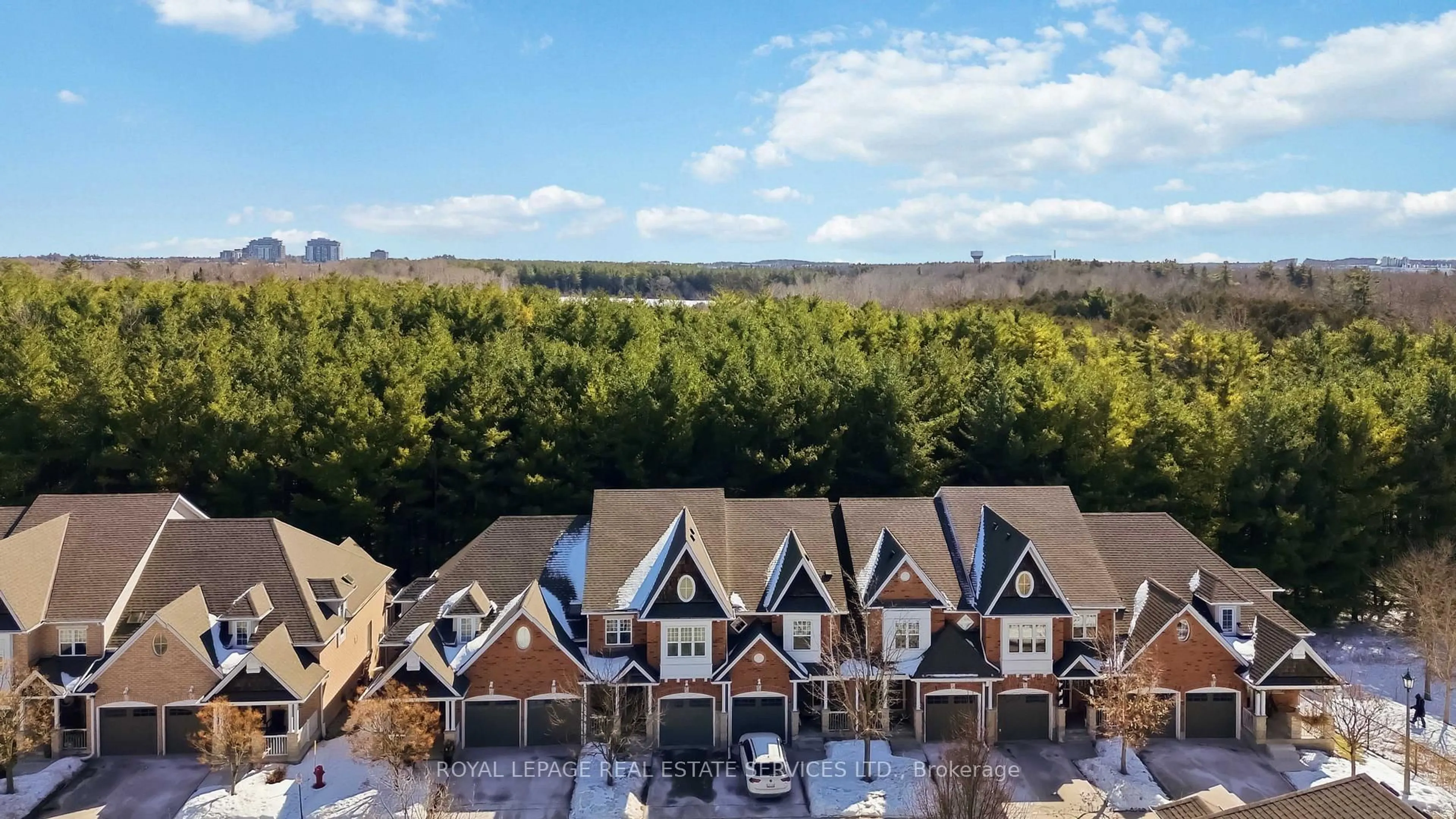 A pic from outside/outdoor area/front of a property/back of a property/a pic from drone, unknown for 165 Terraview Cres #48, Guelph Ontario N1G 5G7