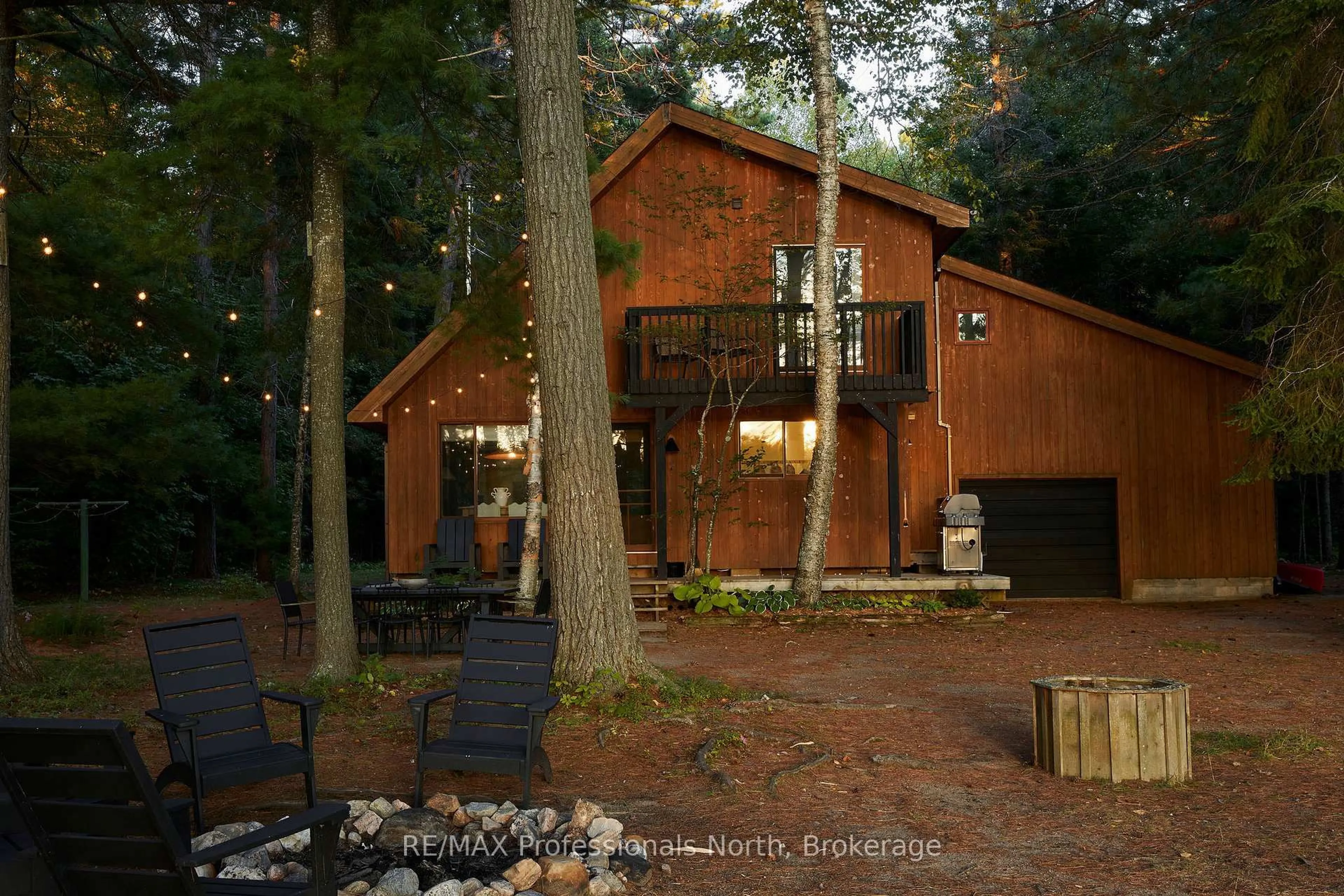 Patio, forest/trees view for 1036 Barbara Rd, Dysart et al Ontario K0L 1M1
