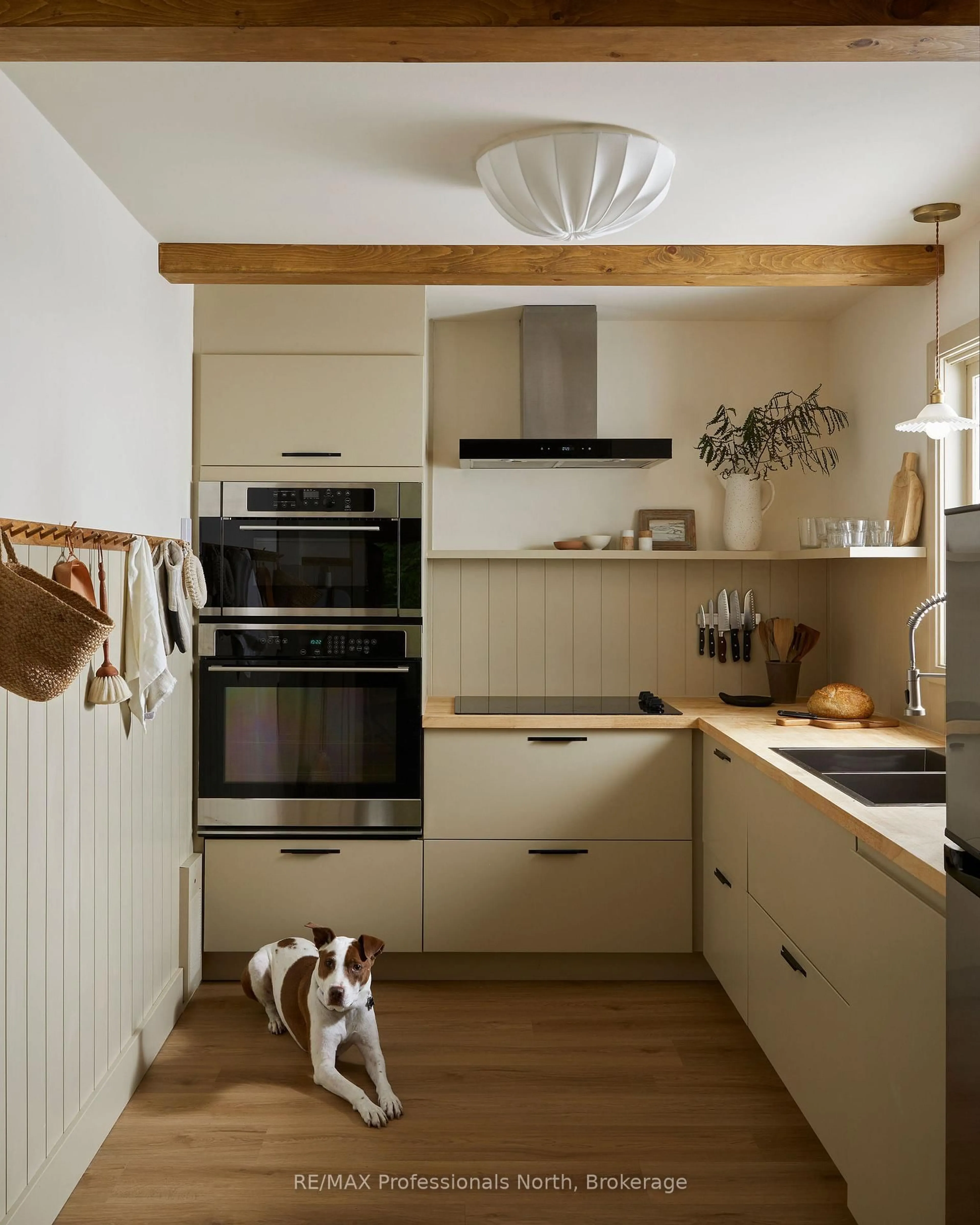 Contemporary kitchen, unknown for 1036 Barbara Rd, Dysart et al Ontario K0L 1M1