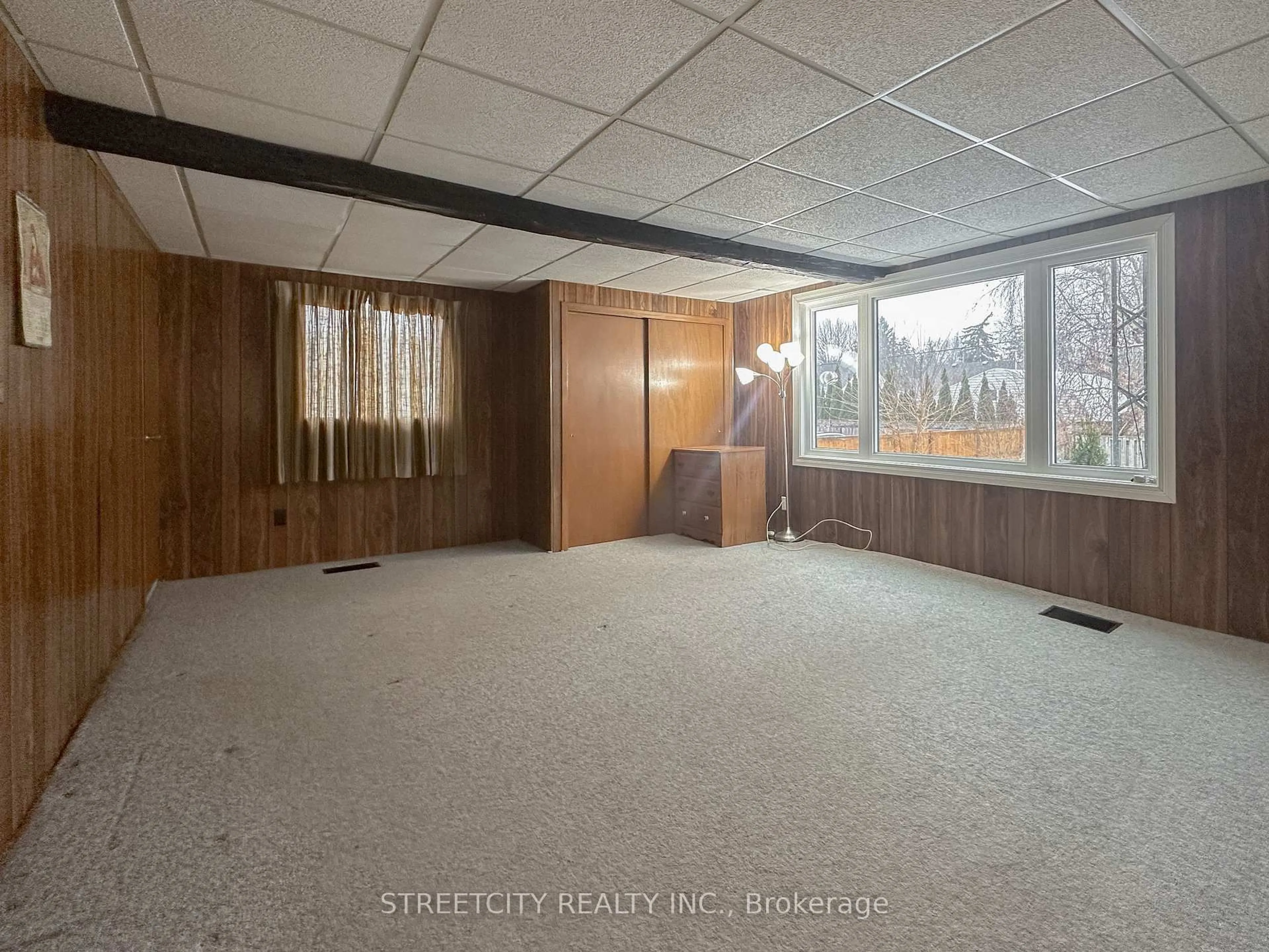 A pic of a room for 305 St Clair St, Chatham-Kent Ontario N7L 3J8