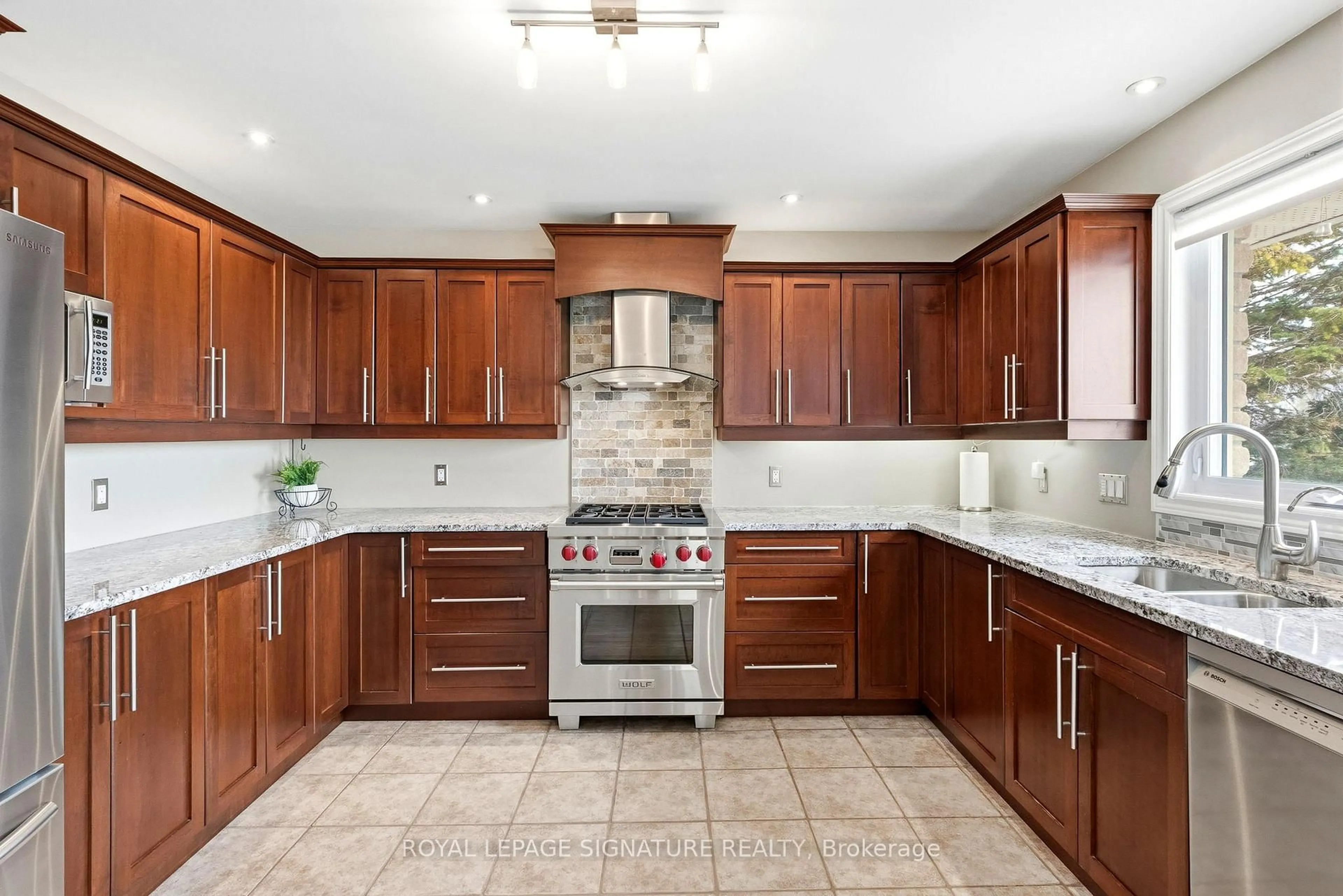 Open concept kitchen, ceramic/tile floor for 114 Lakehurst St, Brighton Ontario K0K 1H0