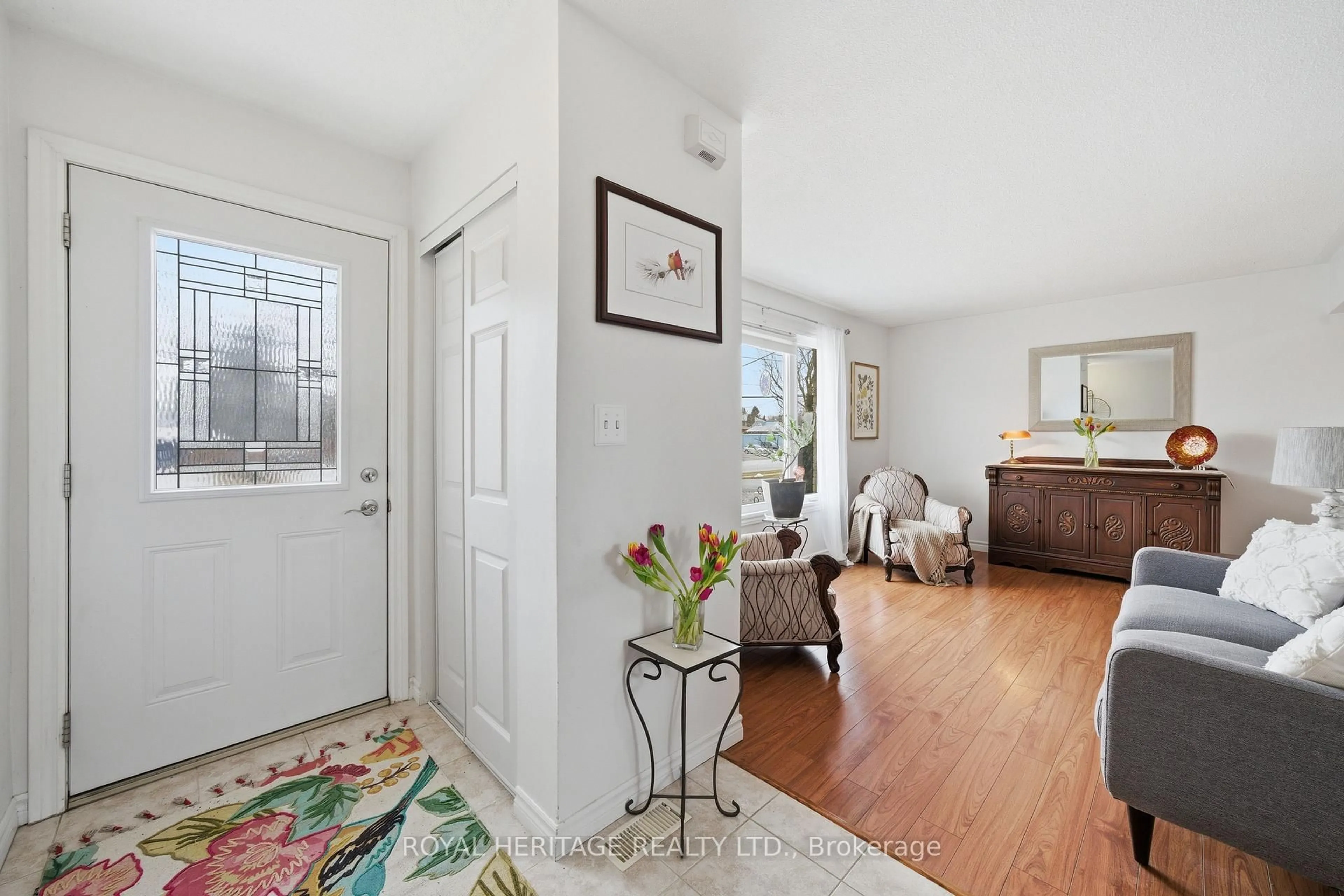 Indoor entryway for 33 Frankford Rd, Stirling Ontario K0K 3E0