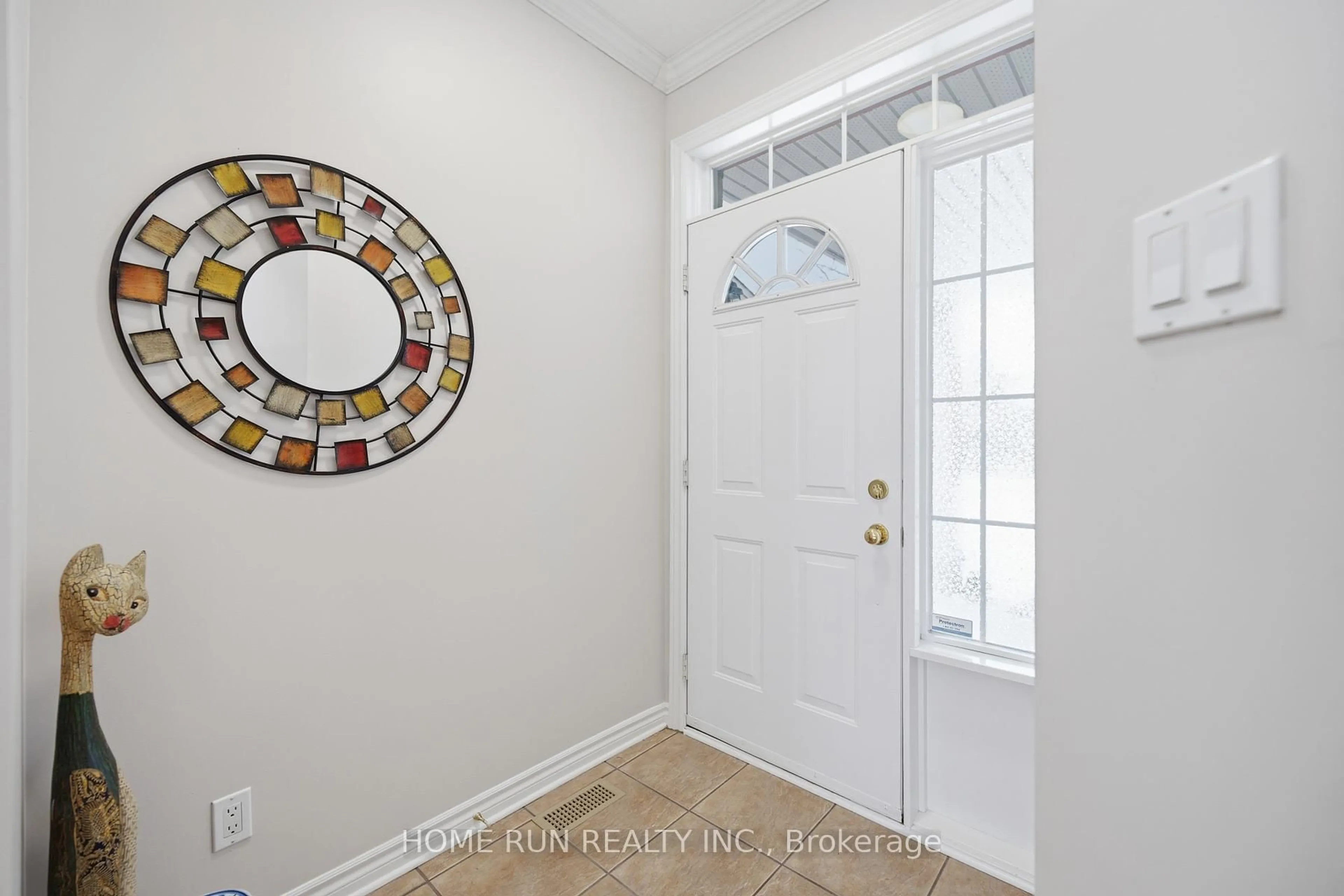 Indoor entryway for 141 Steeple Chase Dr, Ottawa Ontario K2M 2Z5