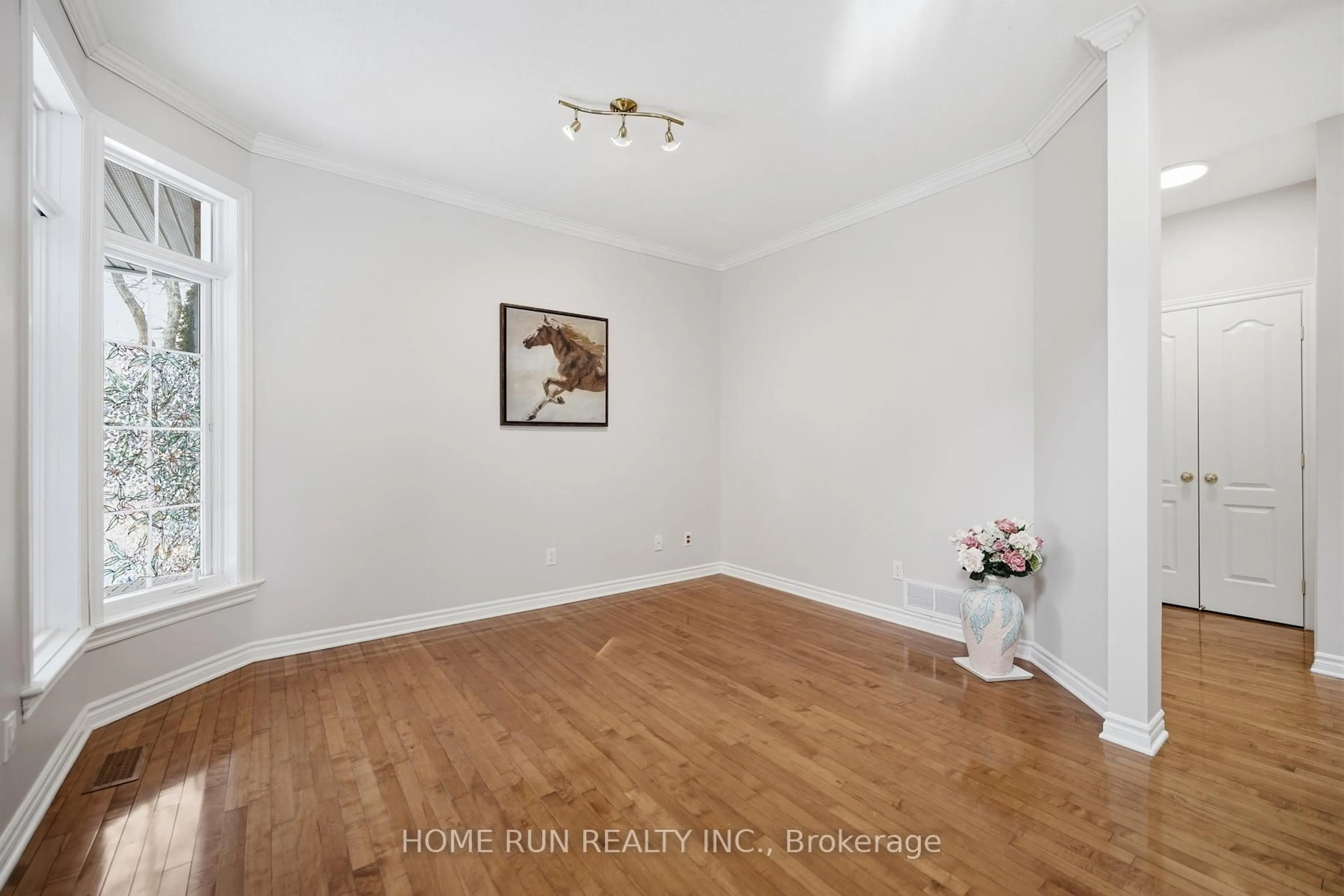 A pic of a room for 141 Steeple Chase Dr, Ottawa Ontario K2M 2Z5