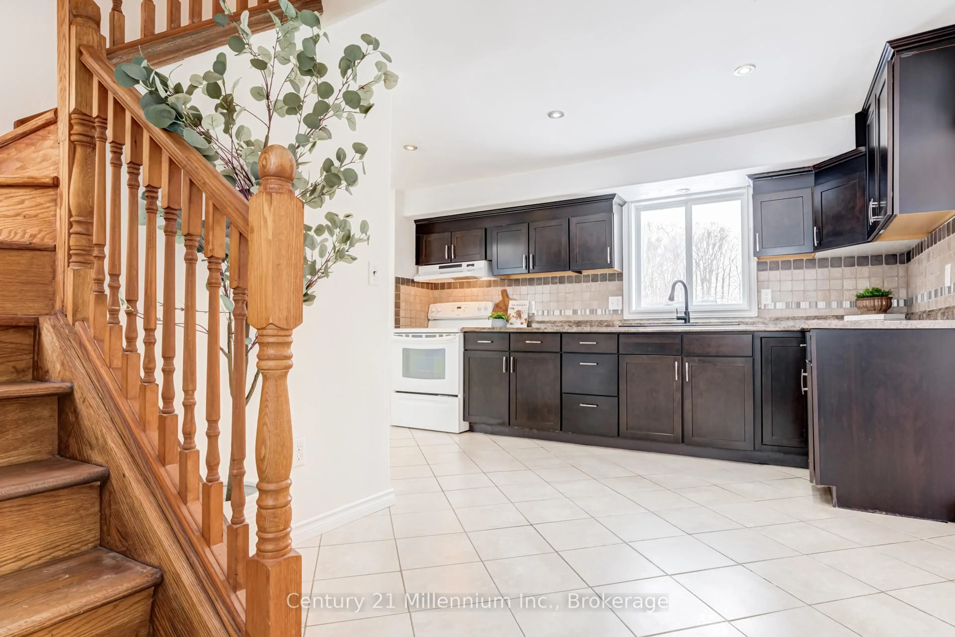 Open concept kitchen, ceramic/tile floor for 124 MAIN St, Northern Bruce Peninsula Ontario N0H 1W0