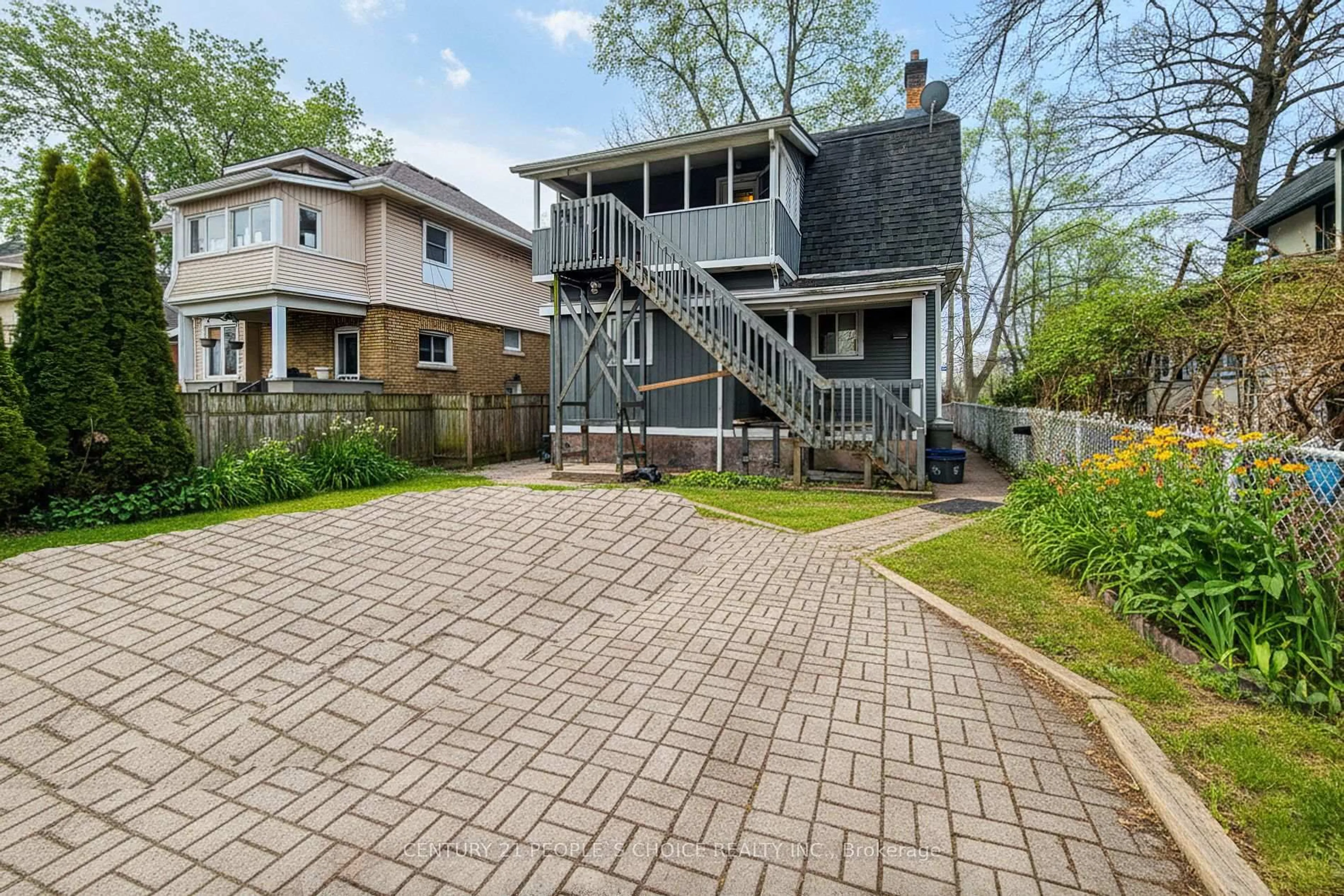 Home with brick exterior material, street for 4999 Mcrae St, Niagara Falls Ontario L2E 1P2