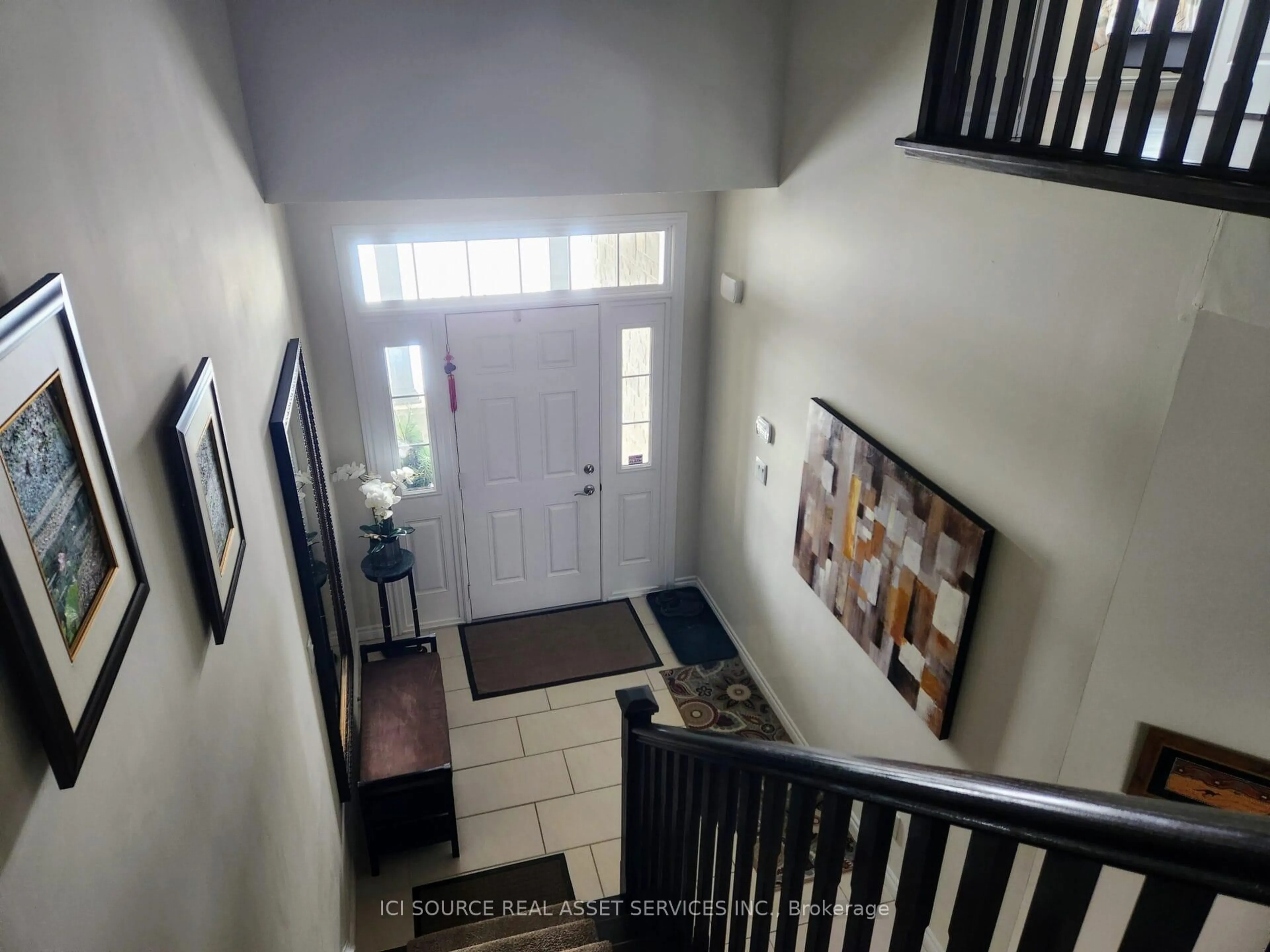 Indoor foyer for 435 Winchester Dr #10, Waterloo Ontario N2T 0B7